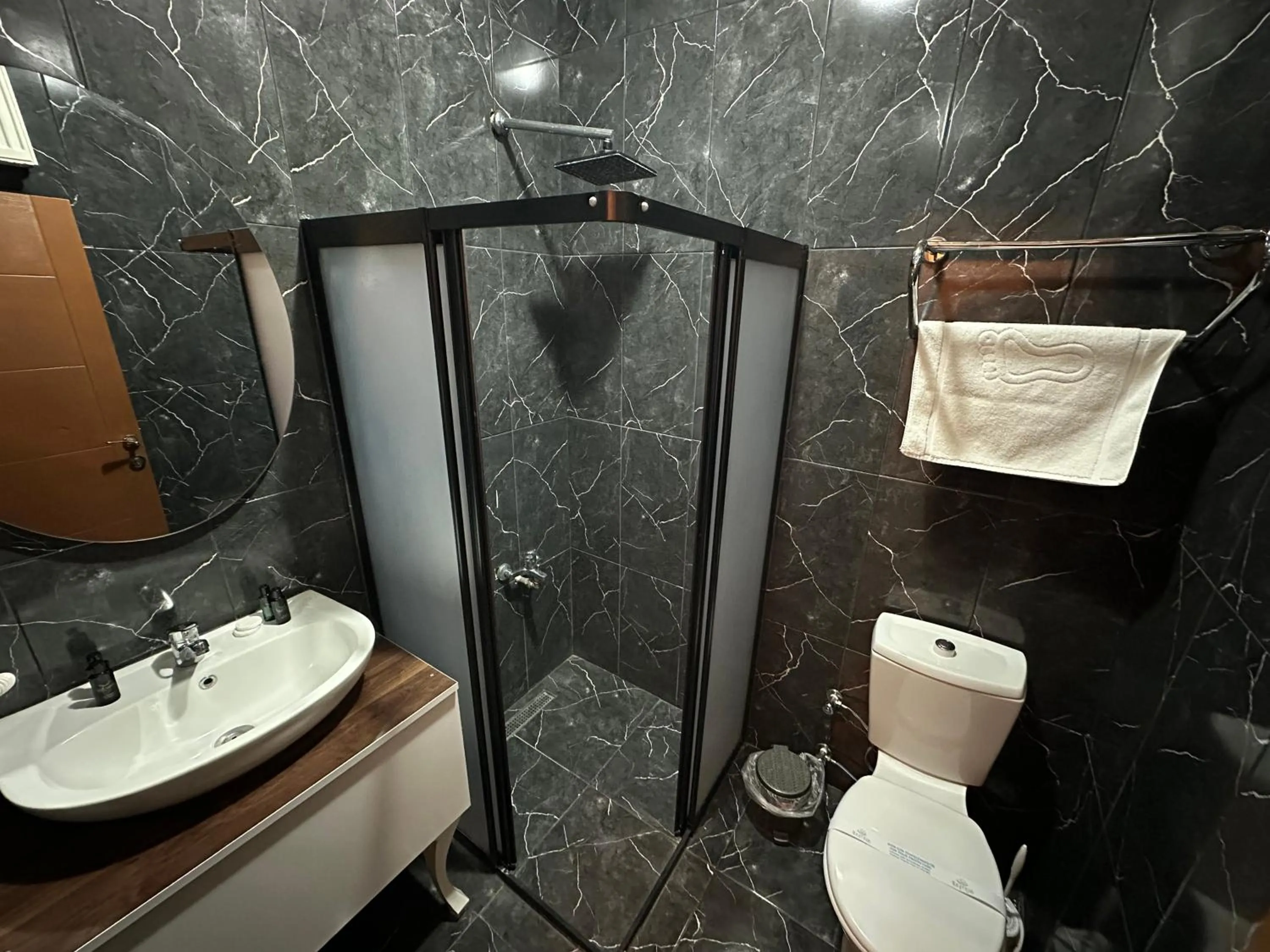 Shower in Safir Hotels Silivri