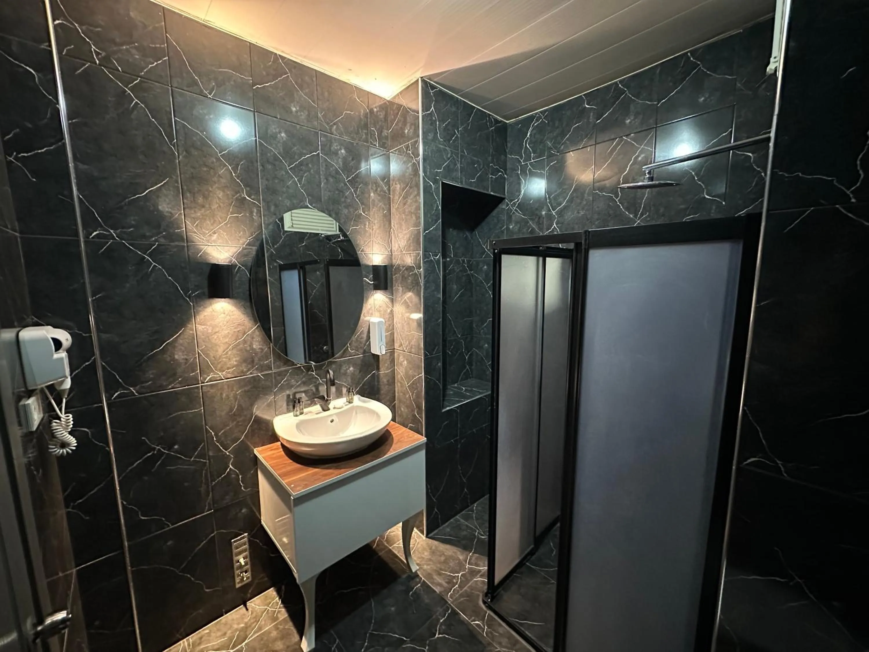 Shower in Safir Hotels Silivri