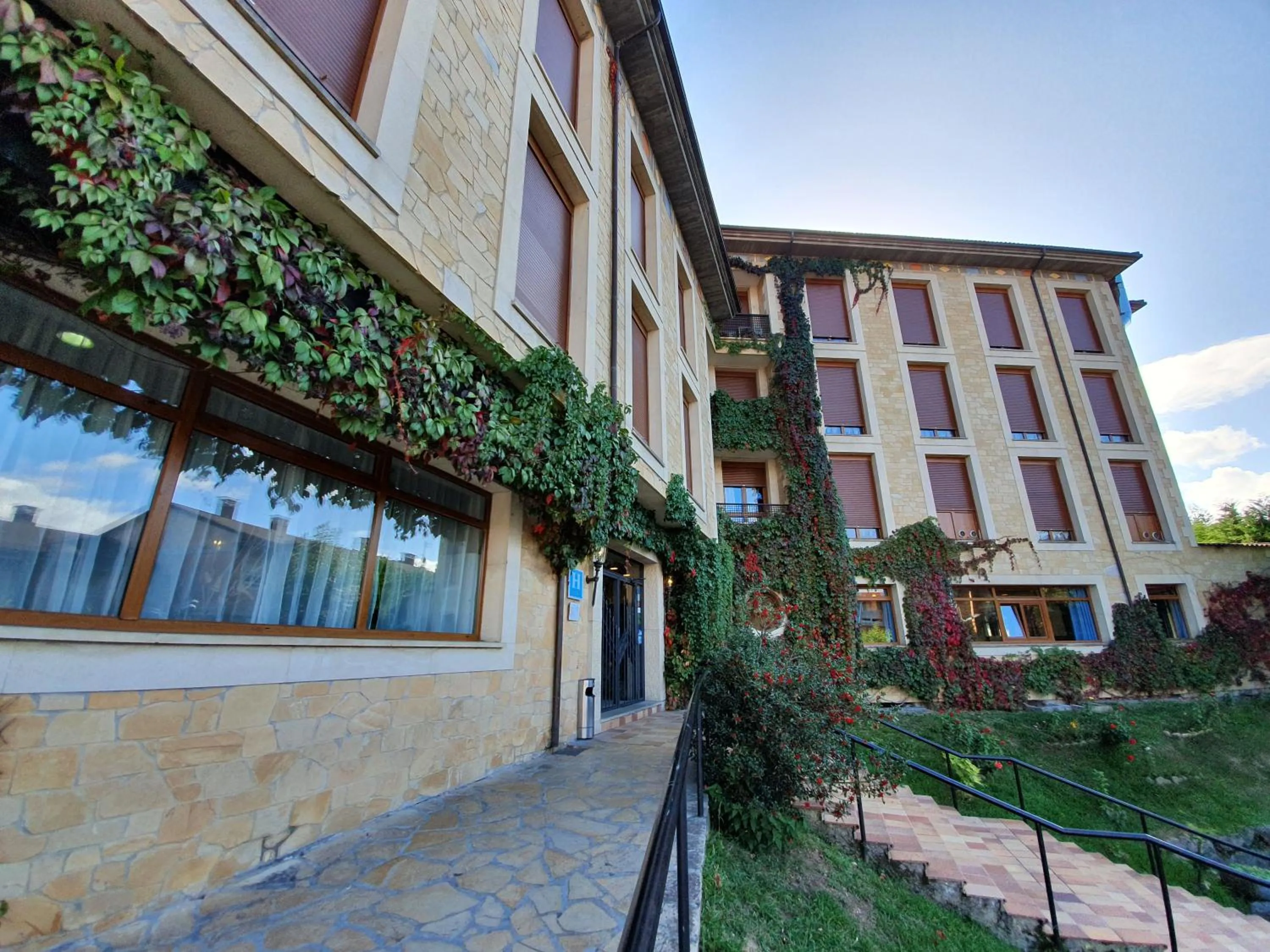 Property building in Los Acebos Arriondas