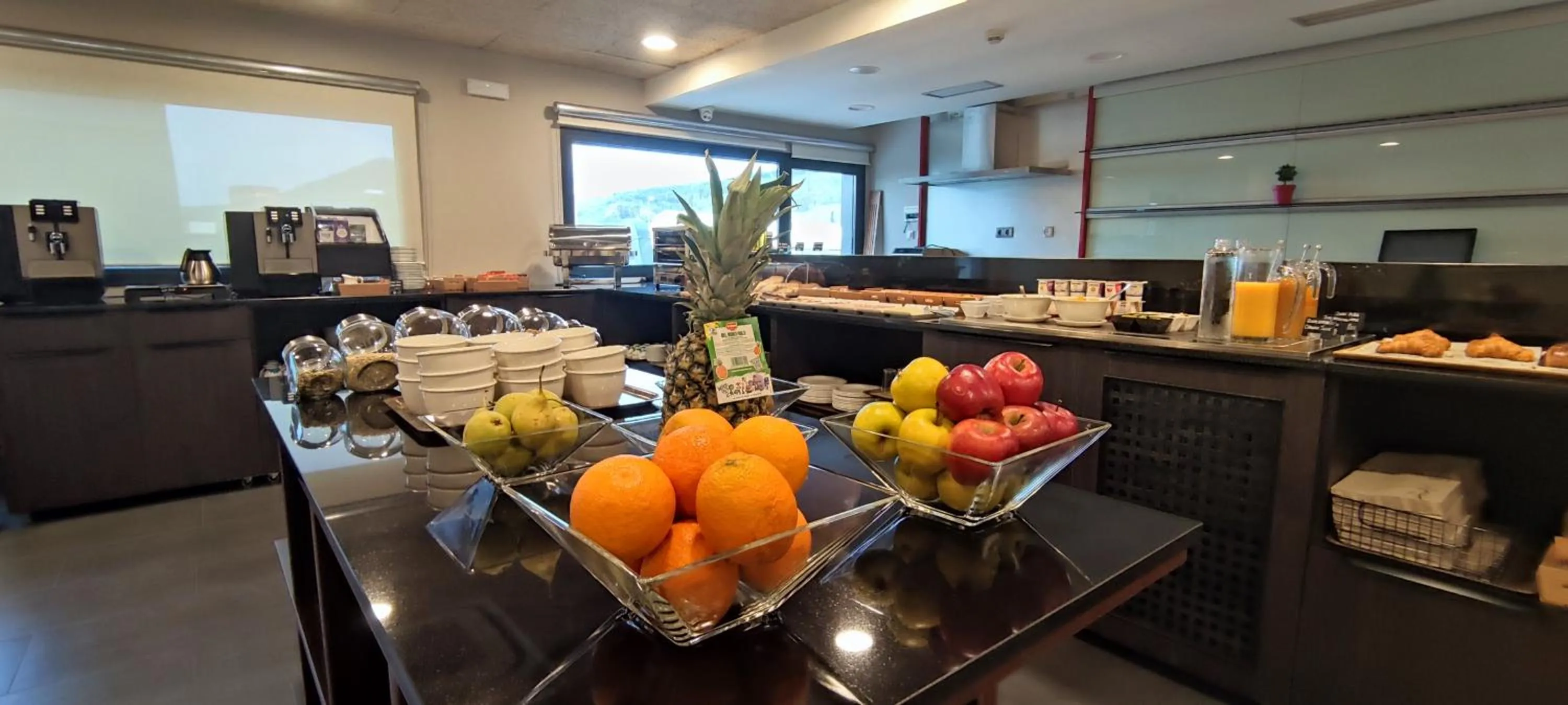 Buffet breakfast in Hotel Apartamentos San Fermín Pamplona
