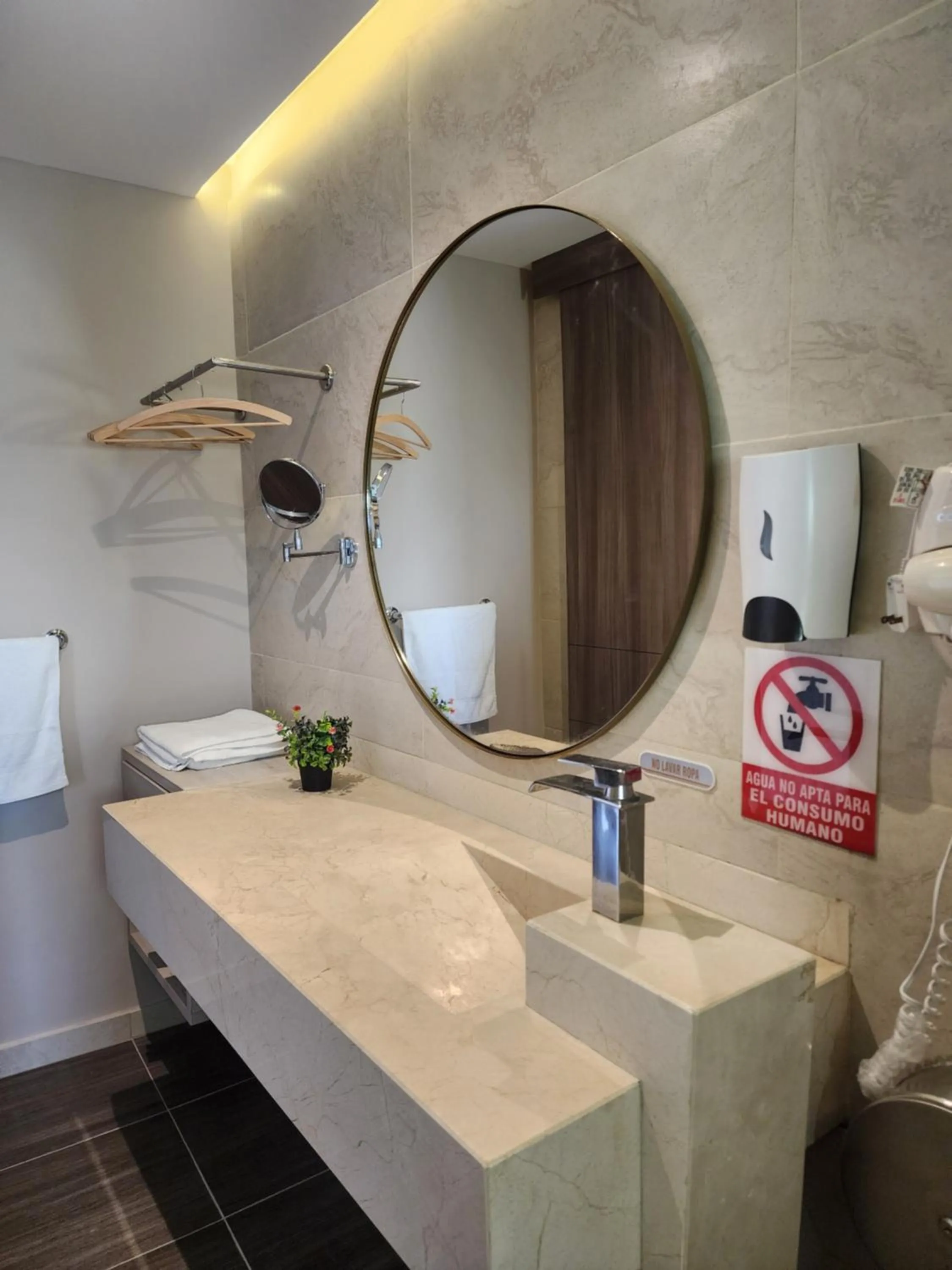 Bathroom in Hotel y Cabañas Covemar