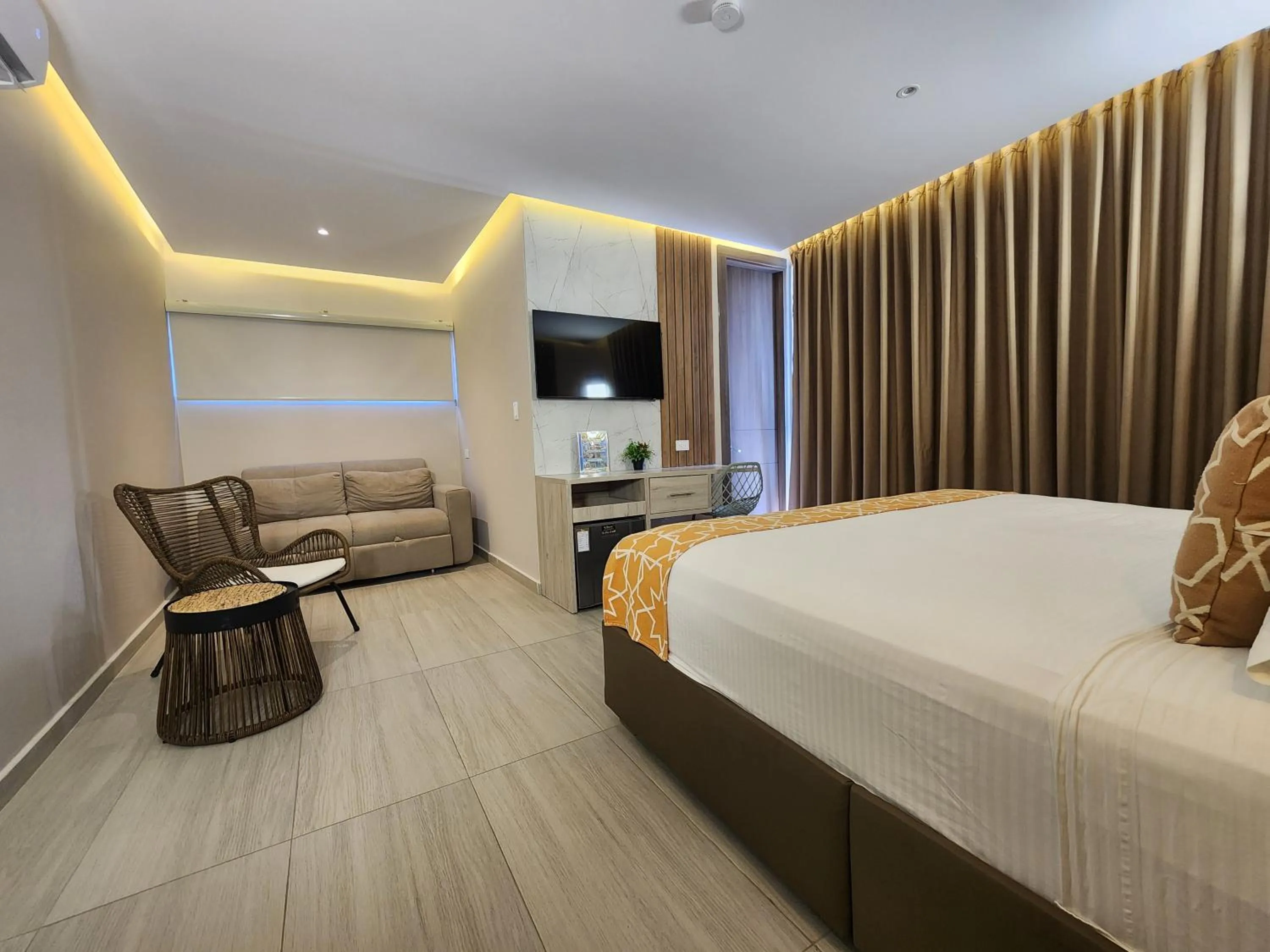 Photo of the whole room in Hotel y Cabañas Covemar