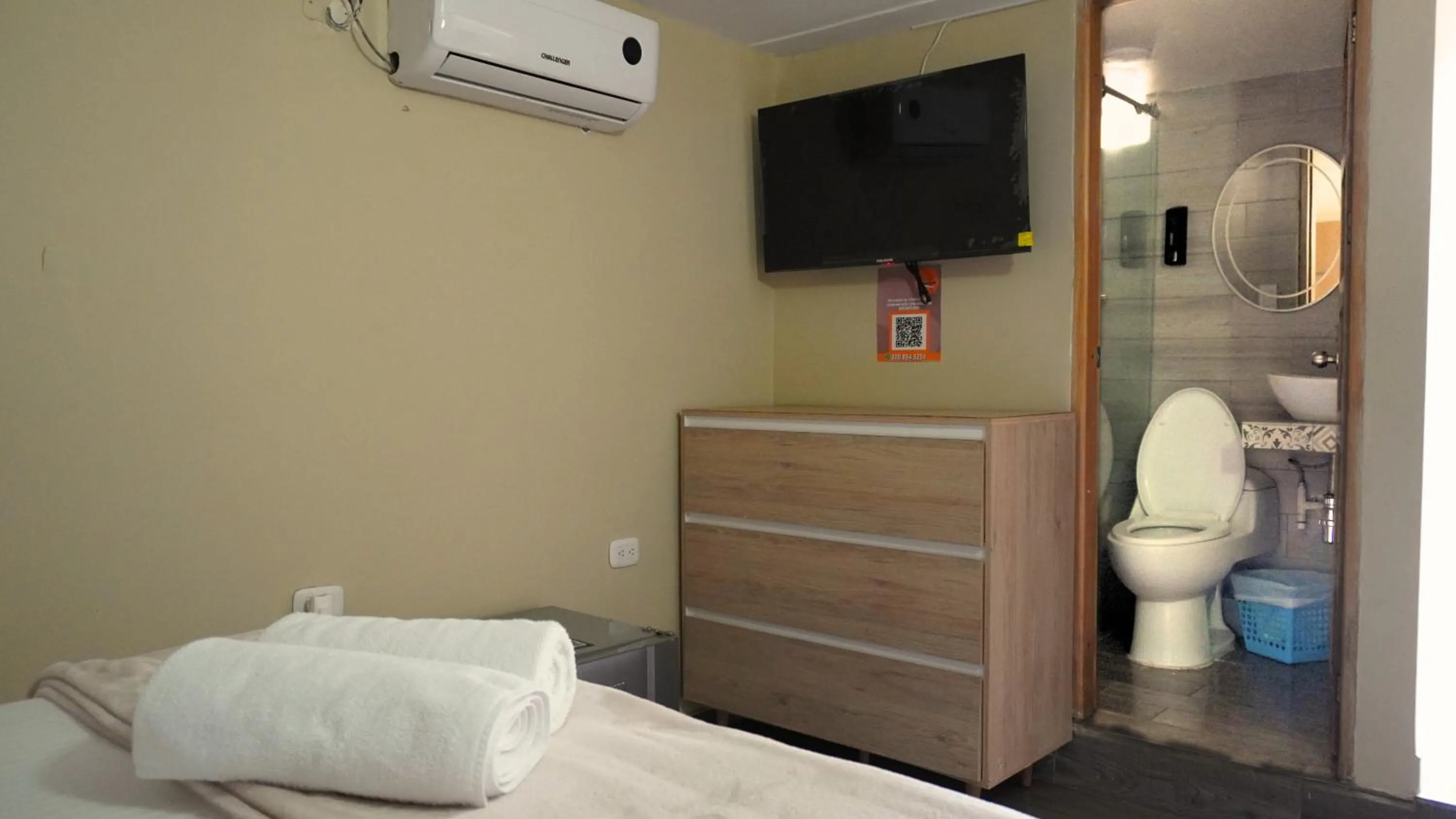 Bedroom in Hotel y Cabañas Covemar