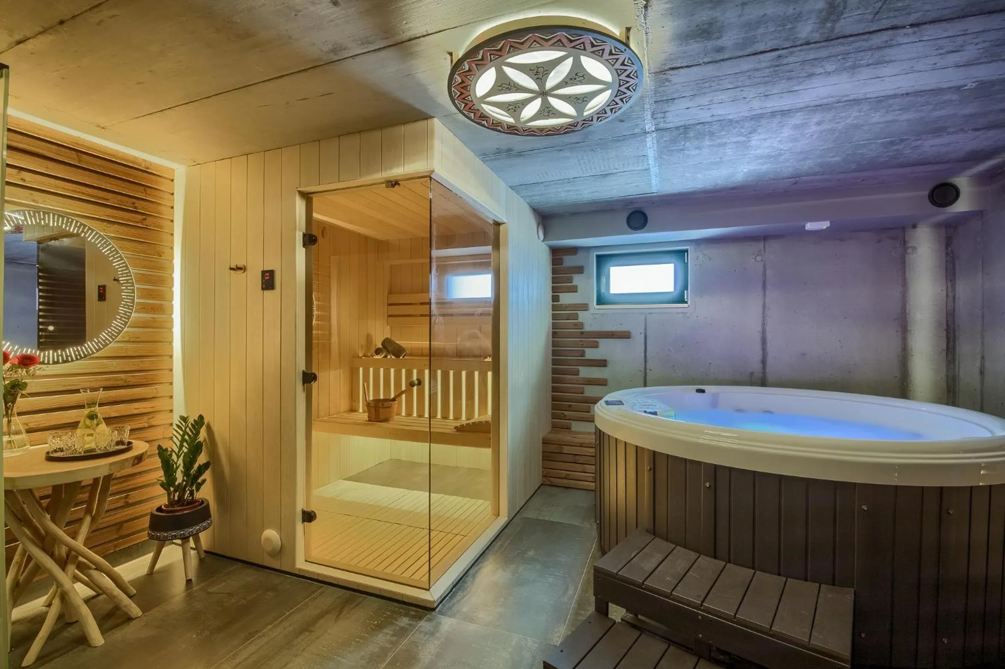 Hot Tub in Apartamenty Dubacik