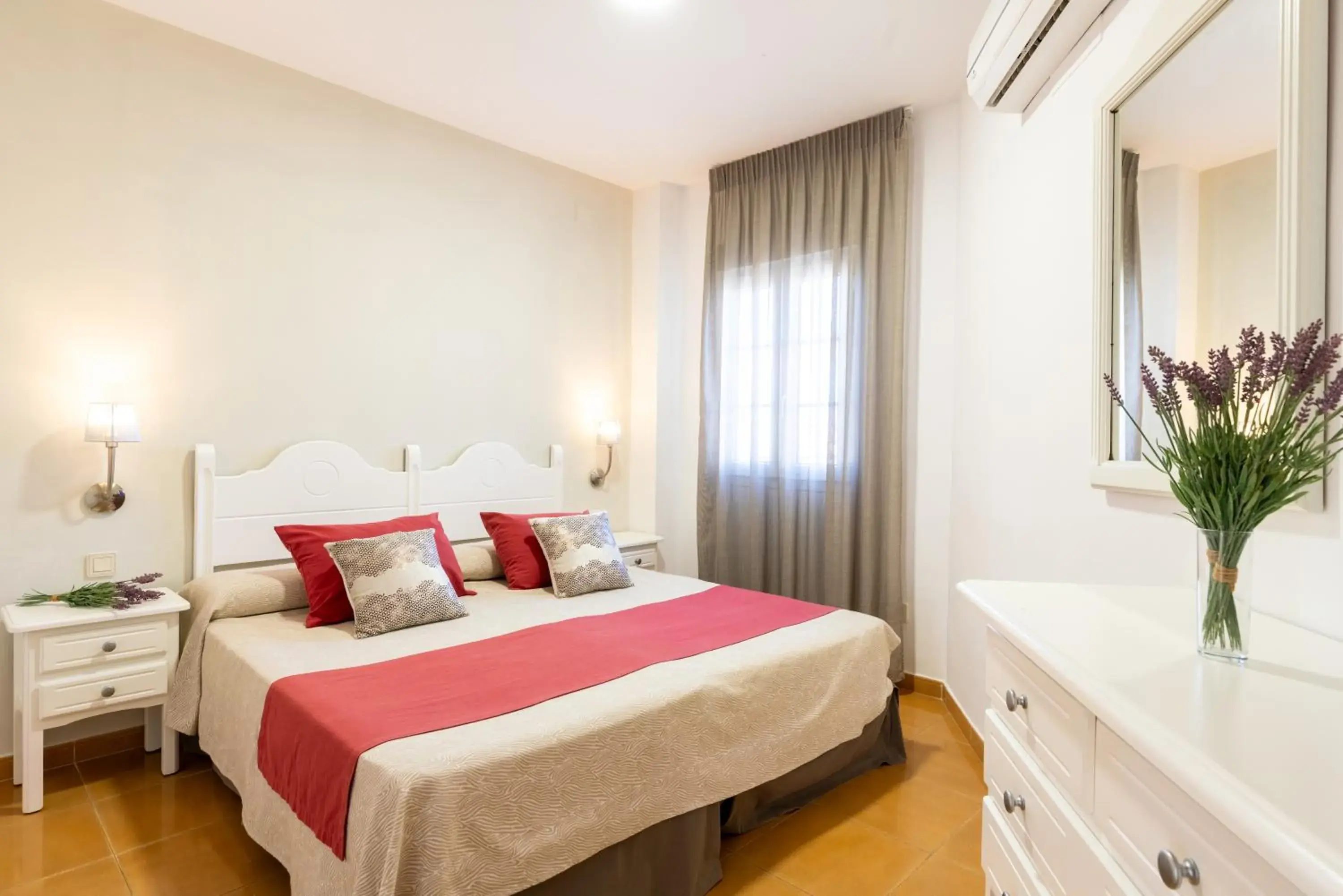 Two-Bedroom Apartment (4 Adults + 2 Children) in Leo San Bruno Two-Bedroom Apartment (4 Adults + 2 Children) in Leo San Bruno