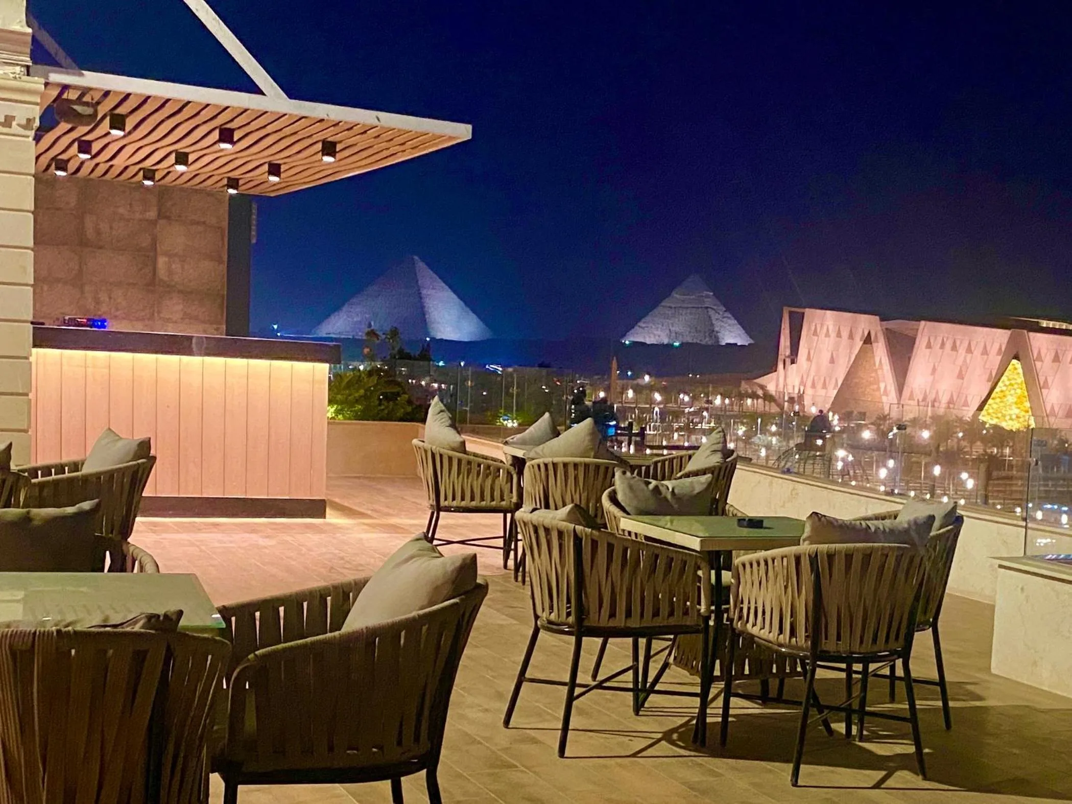 Restaurant/places to eat in New Museum Guest House, Pyramids View