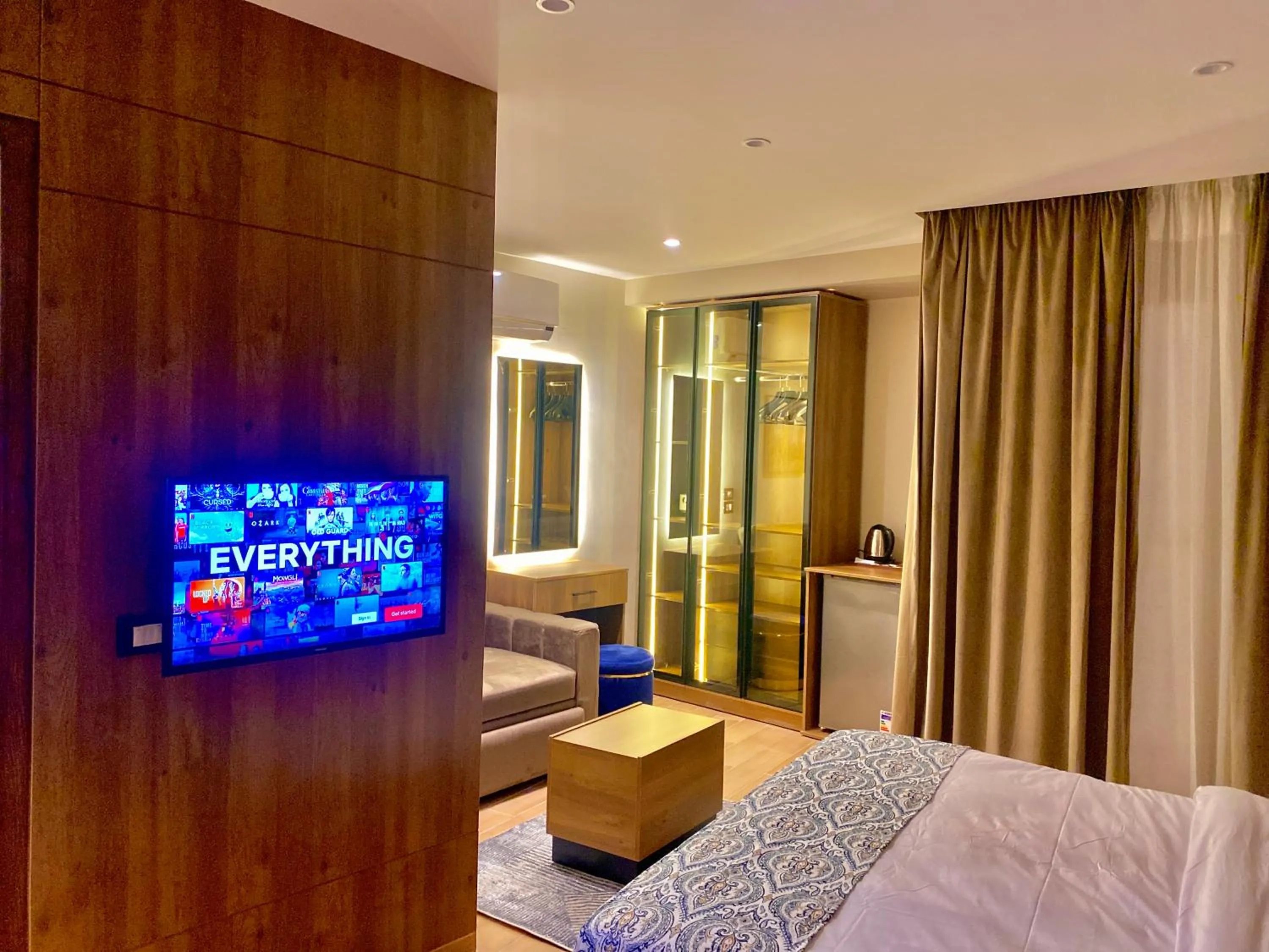 Bed in New Museum Guest House, Pyramids View