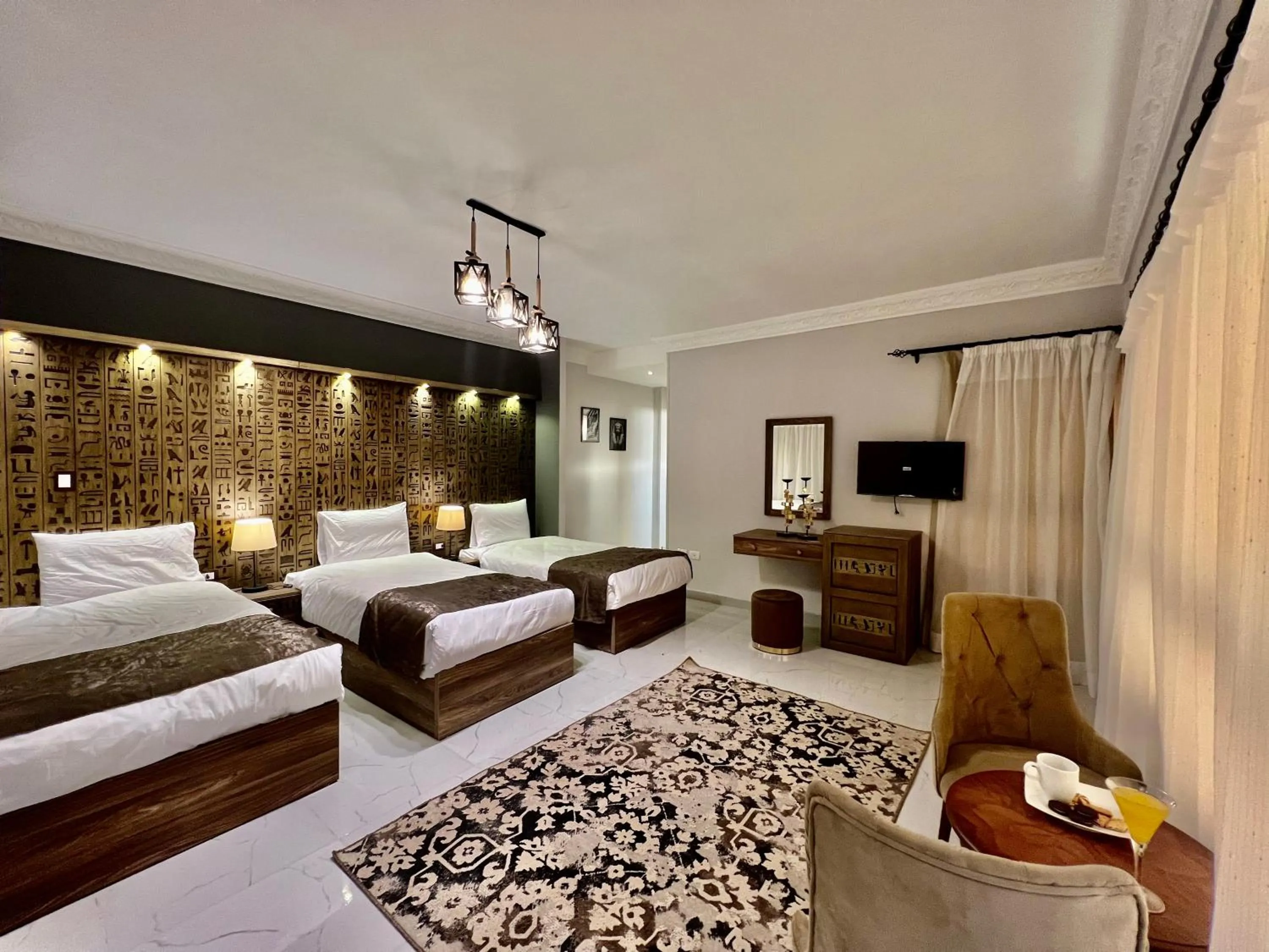 Photo of the whole room, Bed in New Museum Guest House, Pyramids View