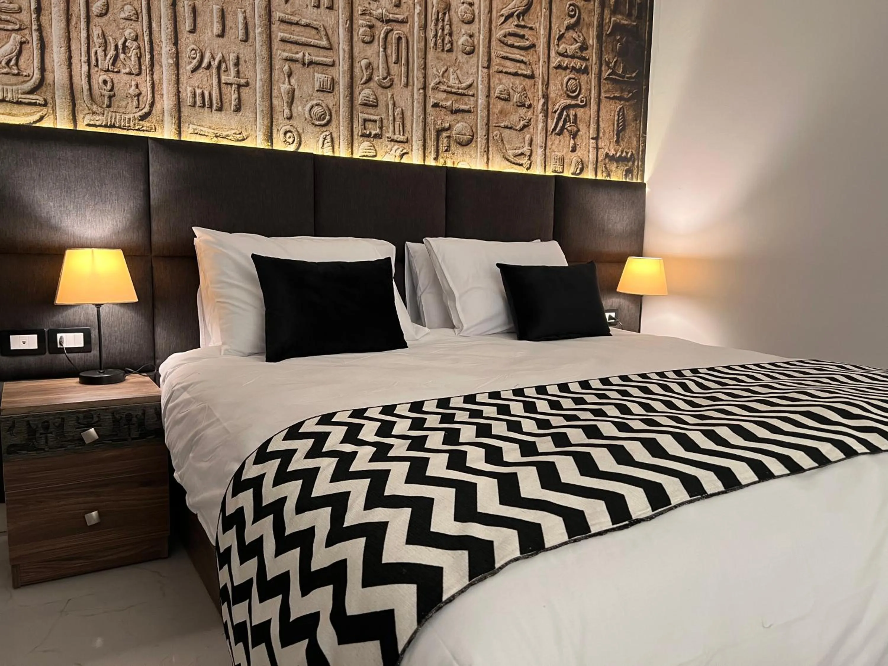 Bedroom, Bed in New Museum Guest House, Pyramids View