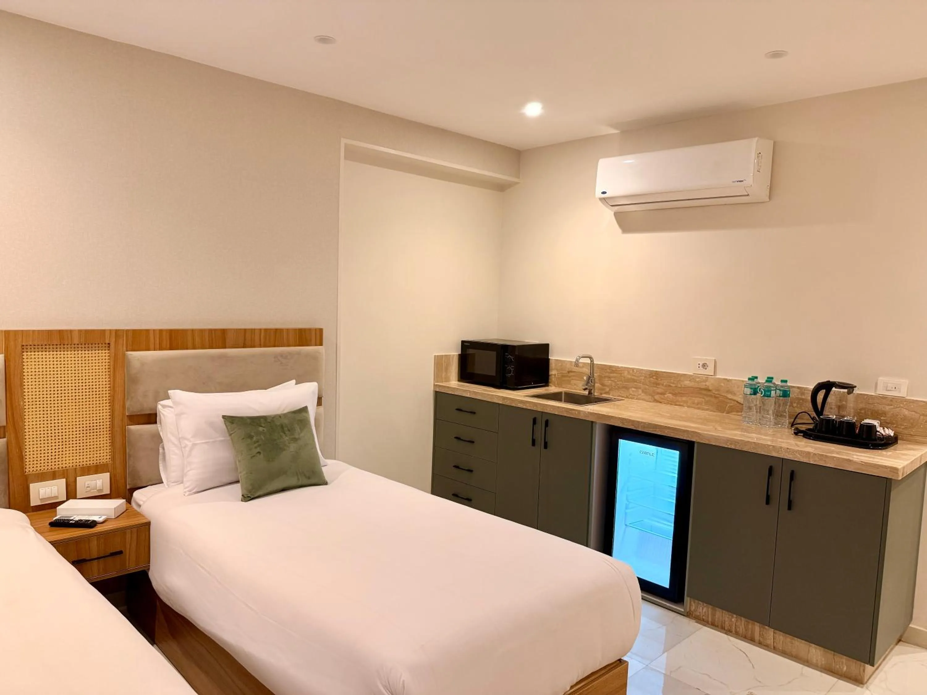 minibar, Bed in New Museum Guest House, Pyramids View