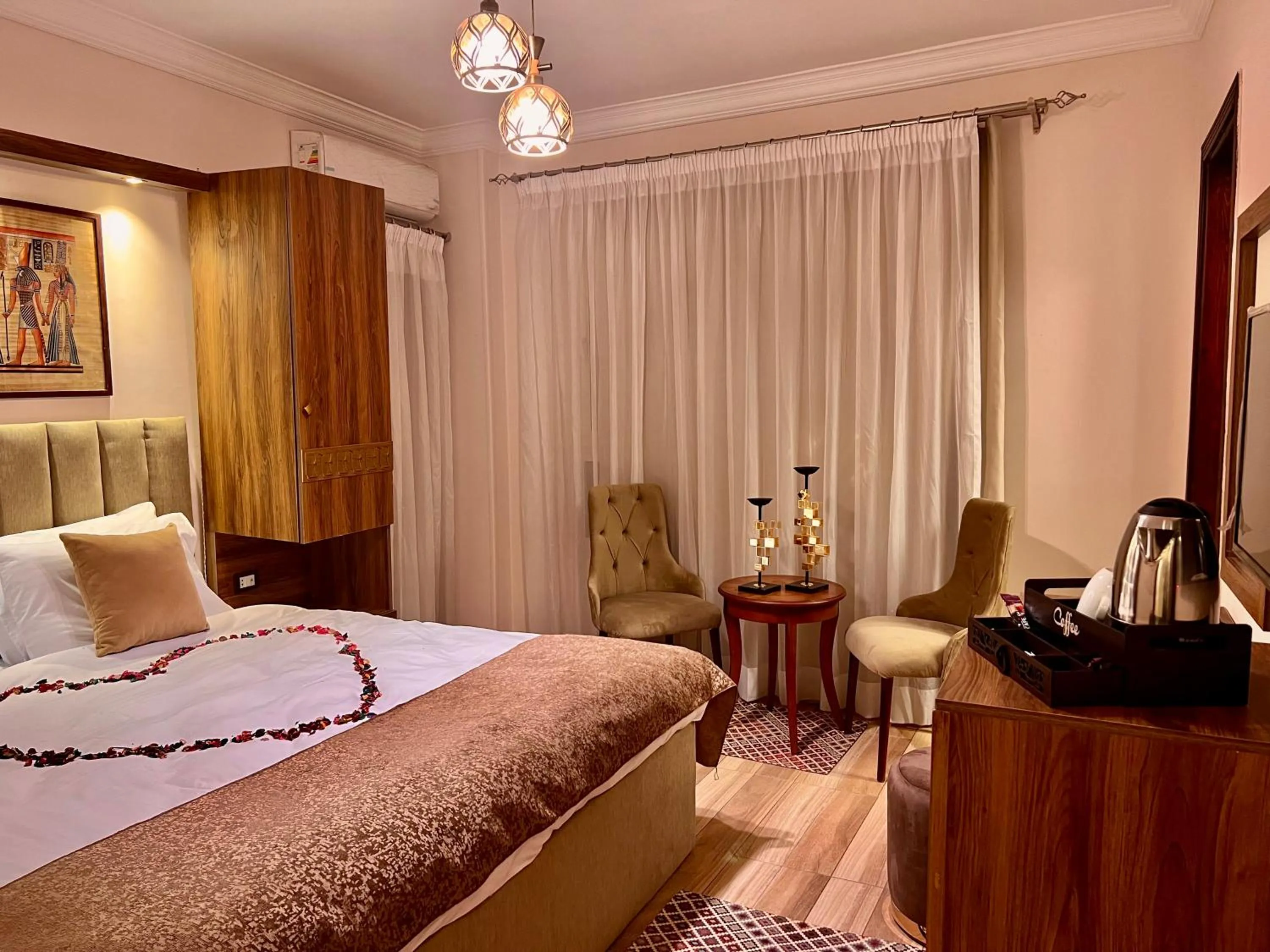 Bedroom, Bed in New Museum Guest House, Pyramids View