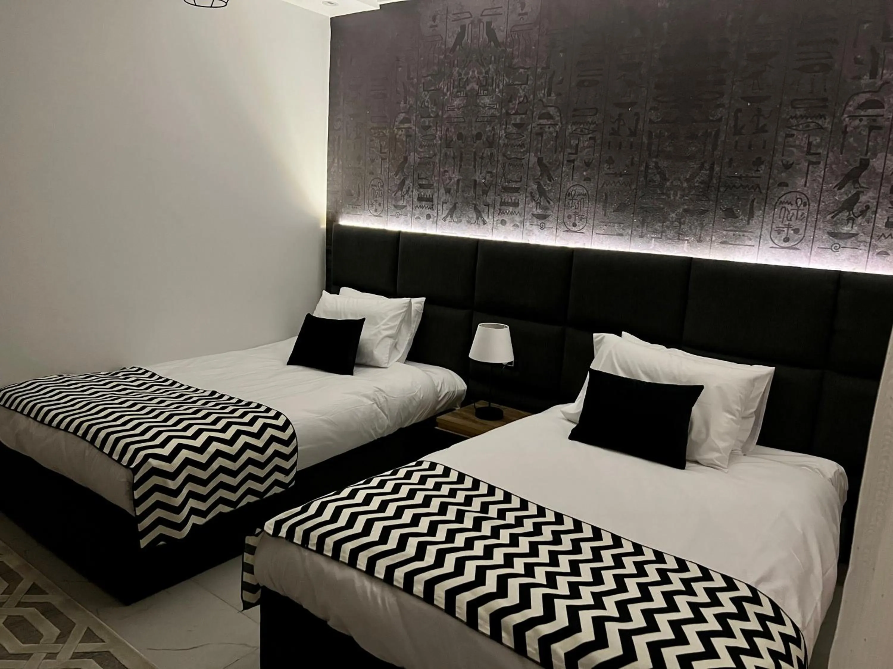 Bedroom, Bed in New Museum Guest House, Pyramids View