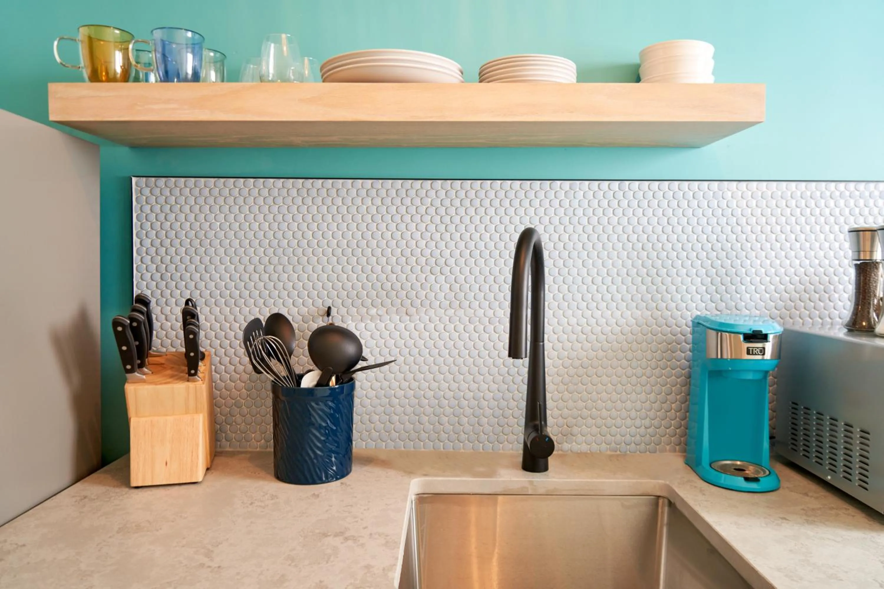 Kitchen or kitchenette in Aloha Fridays