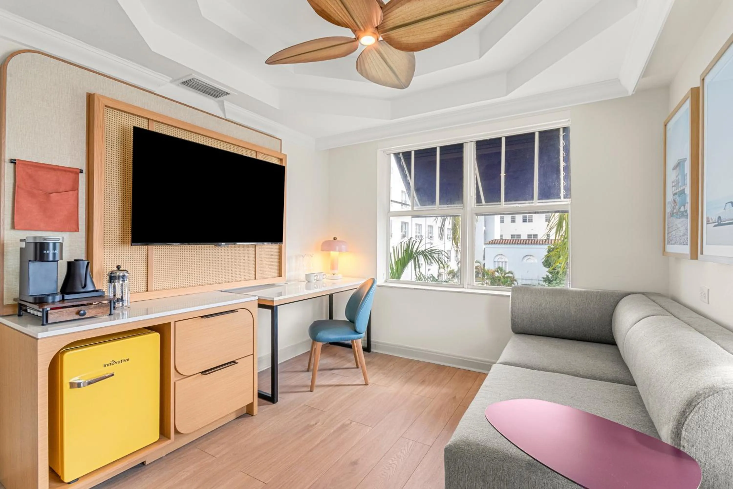 TV and multimedia in Aloha Fridays