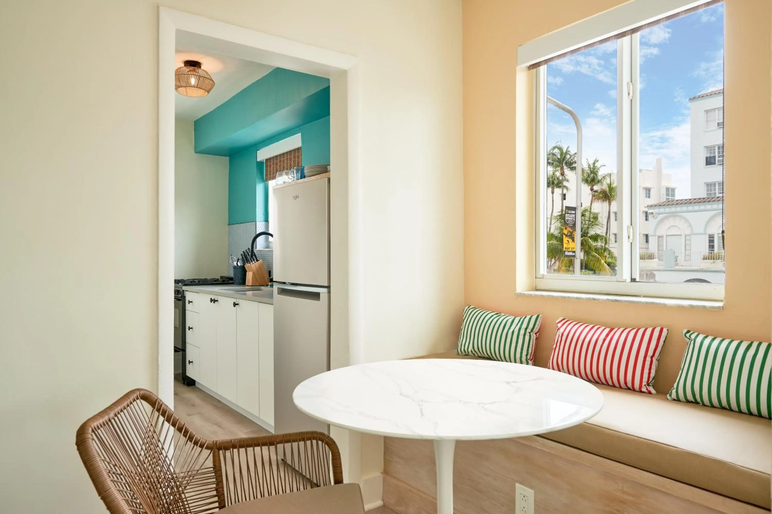 Kitchen or kitchenette in Aloha Fridays