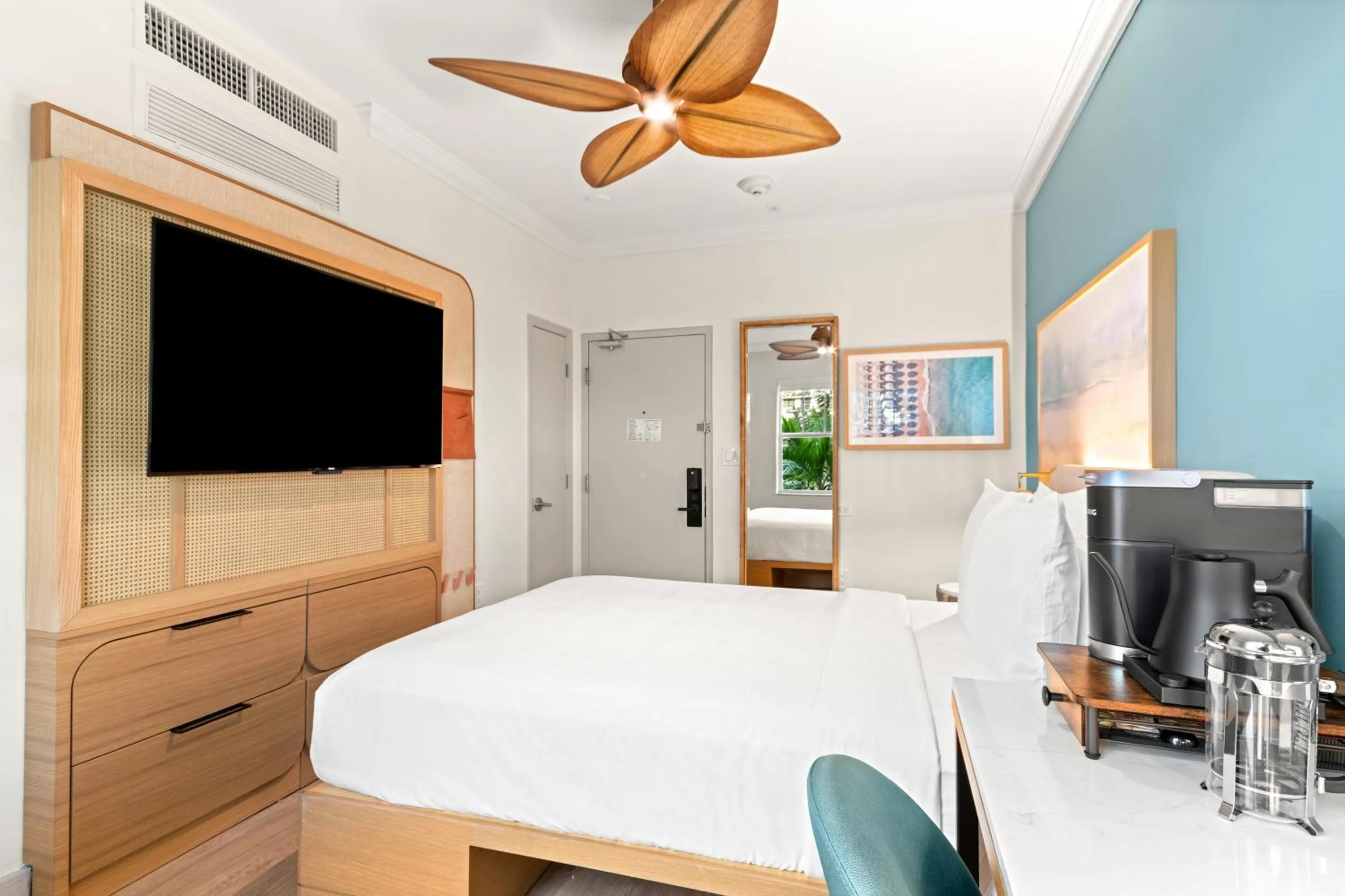 Bed in Aloha Fridays