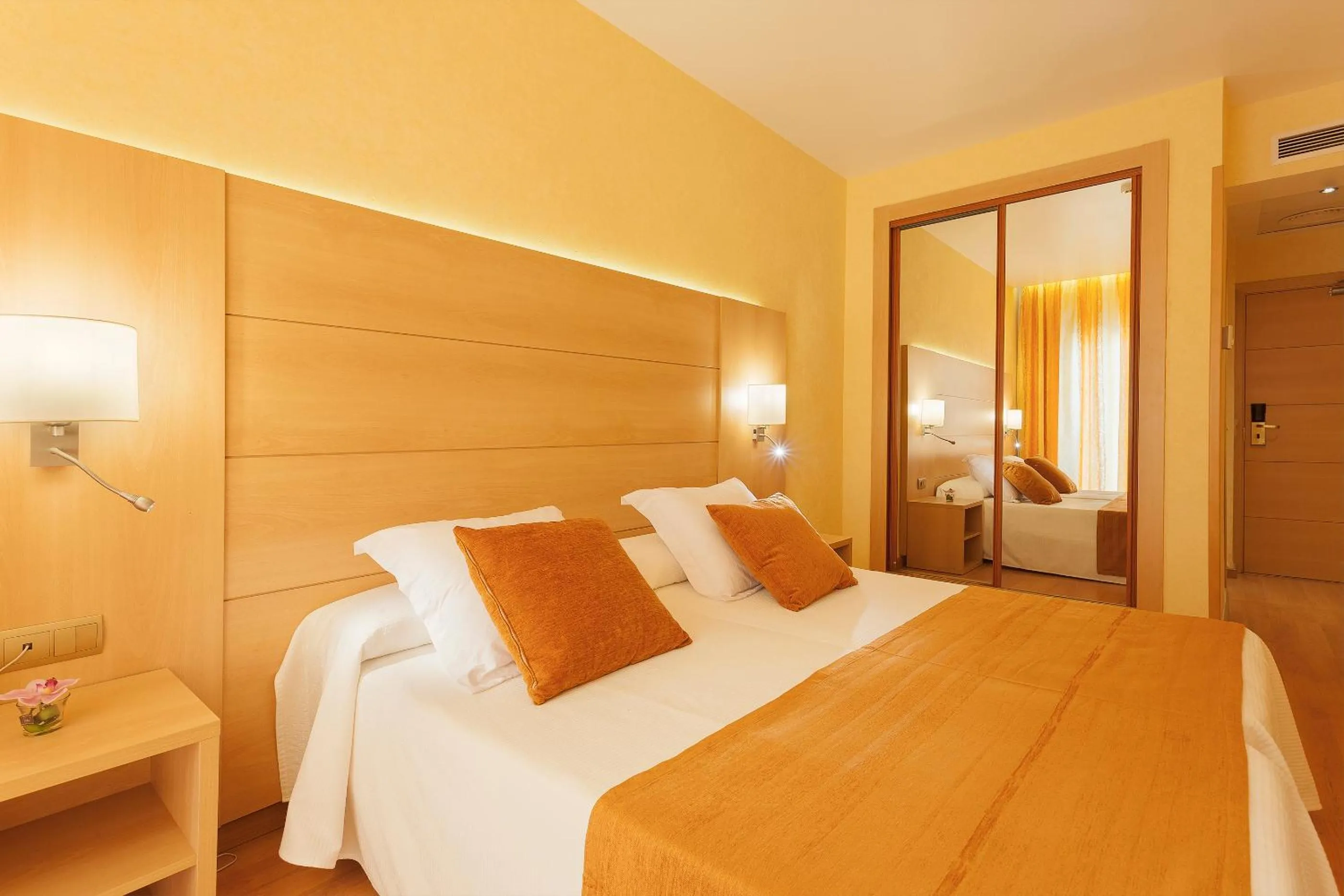 Bed in Hotel Pimar & Spa
