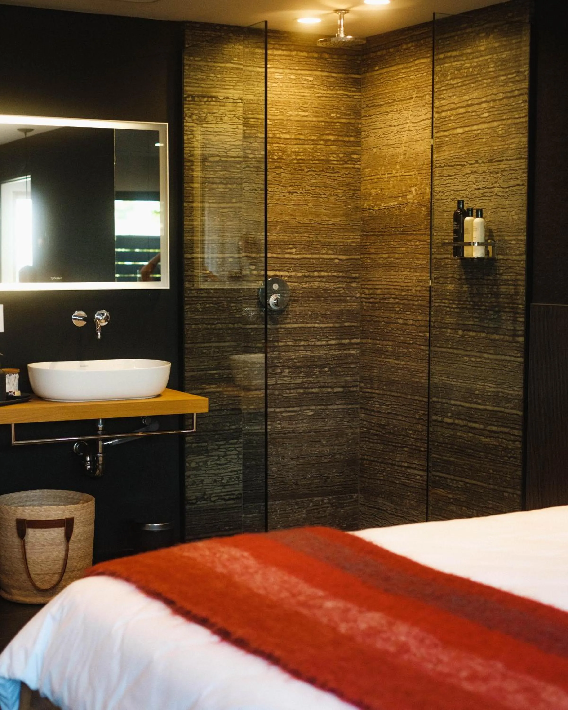 Shower, Bed in Twelve Senses Retreat