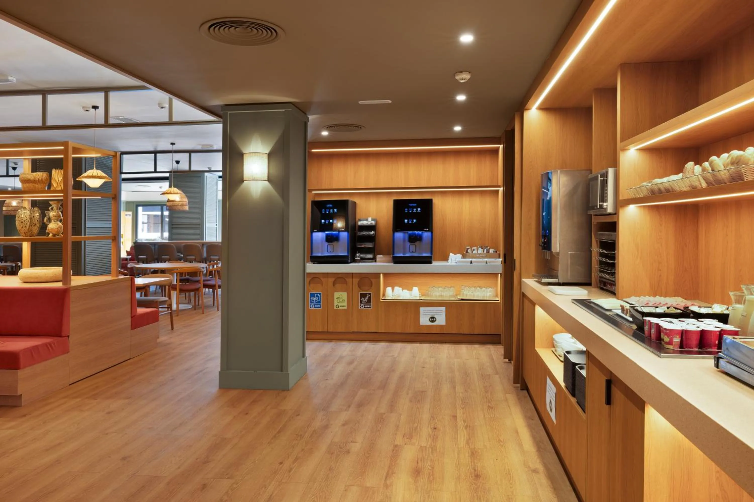 Buffet breakfast in B&B HOTEL Donostia Aeropuerto