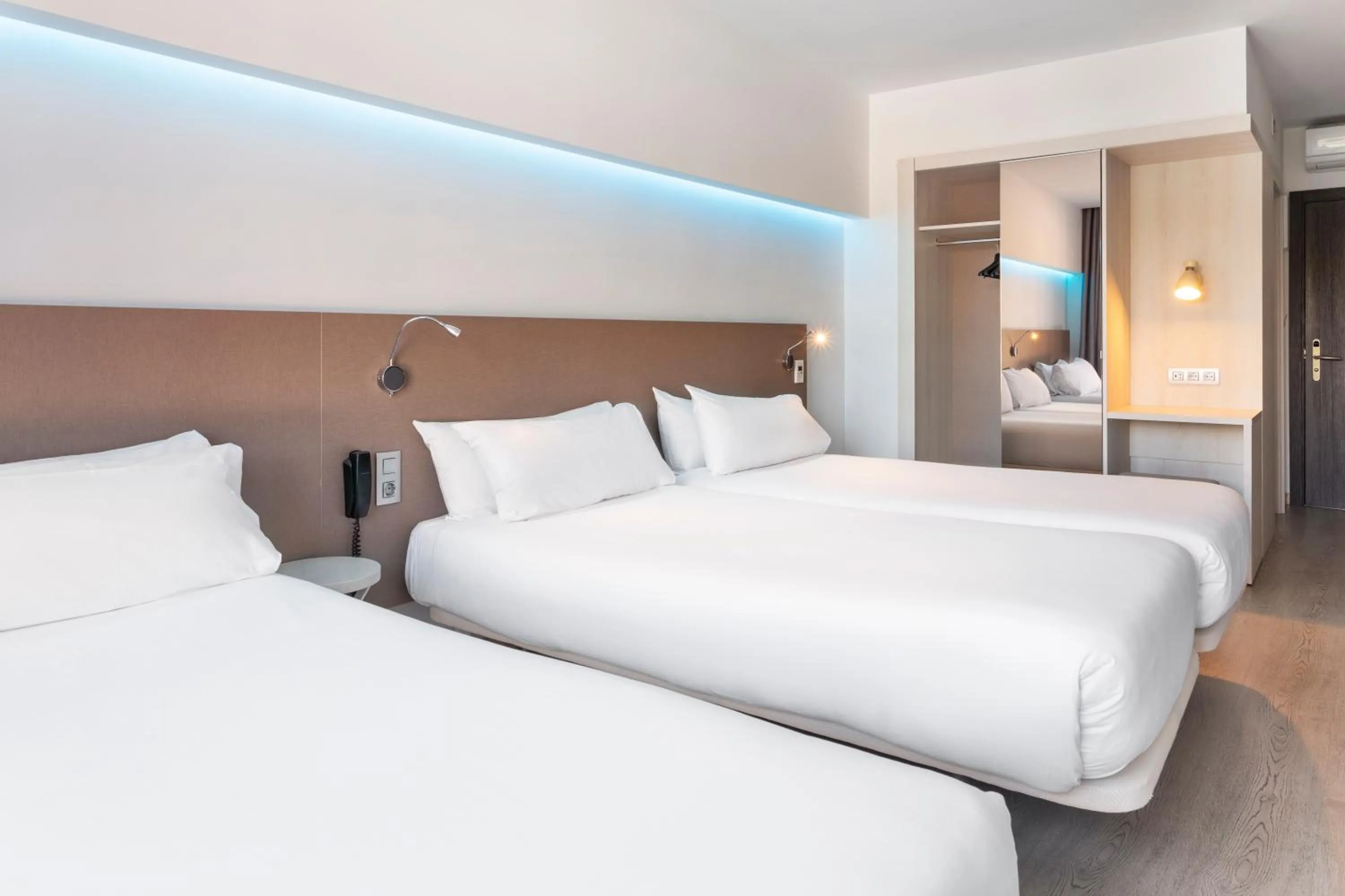 Bed in B&B HOTEL Donostia Aeropuerto