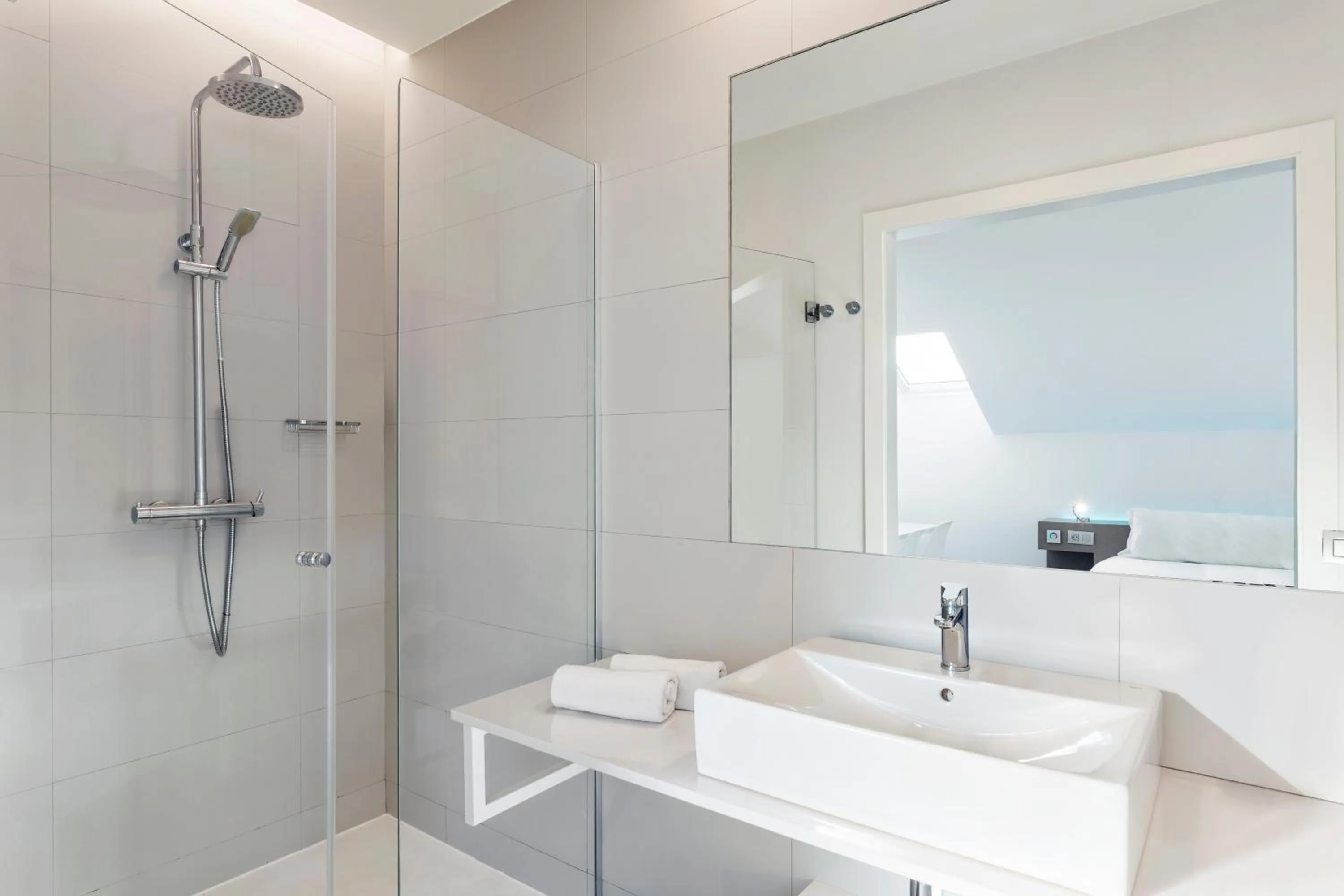 Shower in B&B HOTEL Donostia Aeropuerto