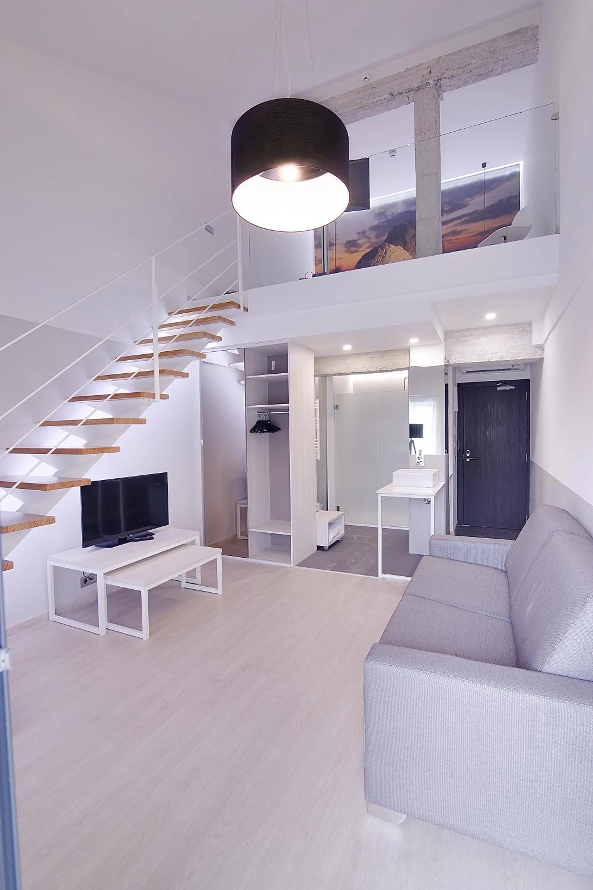 Photo of the whole room in B&B HOTEL Donostia Aeropuerto