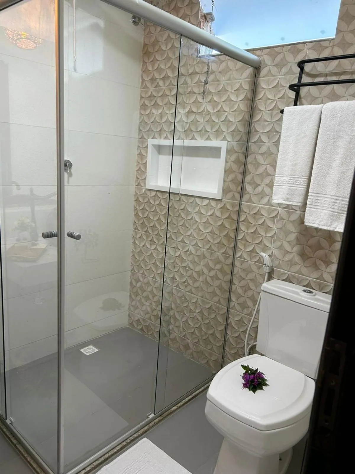 Shower in Pousada Preciosa do Arraial - com Natura e L'Occitane - recém inaugurada