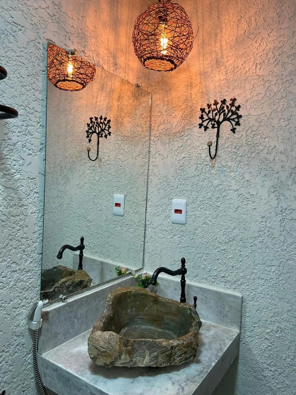 Toilet in Pousada Preciosa do Arraial - com Natura e L'Occitane - recém inaugurada