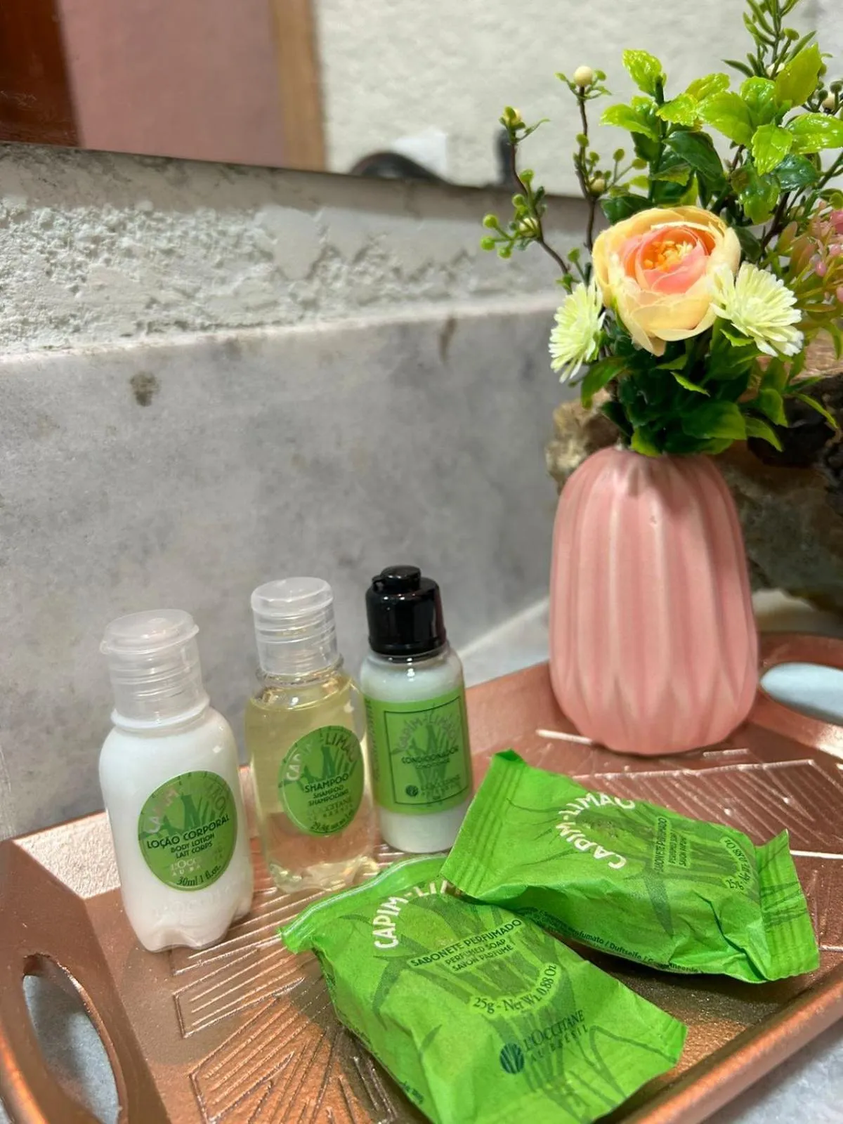 Toilet in Pousada Preciosa do Arraial - com Natura e L'Occitane - recém inaugurada