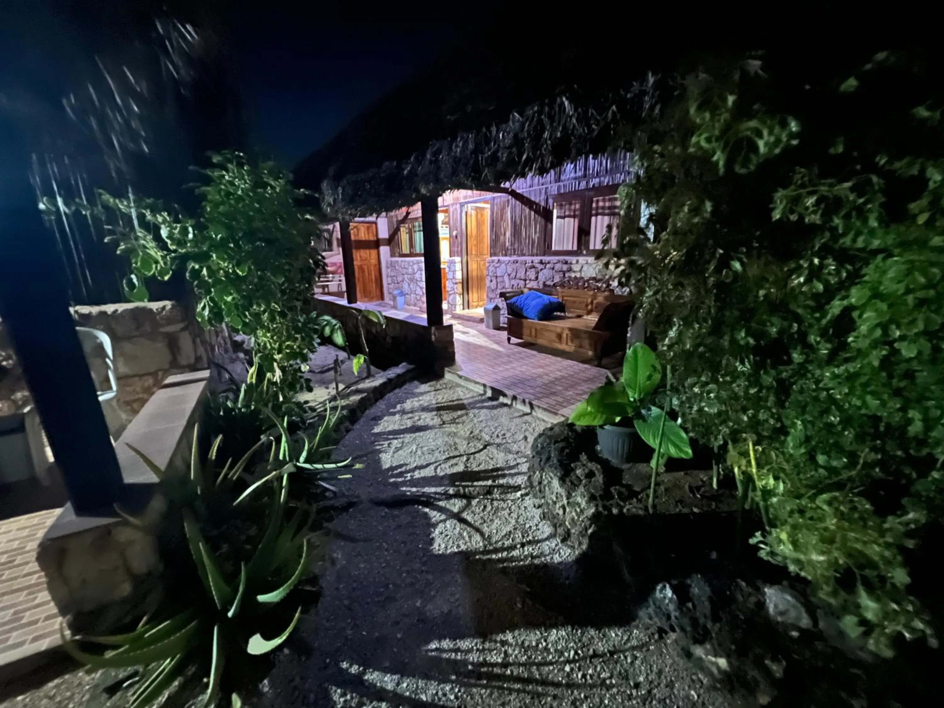 Family Bungalow in Rote Surf Resort - Lualemba Bungalows