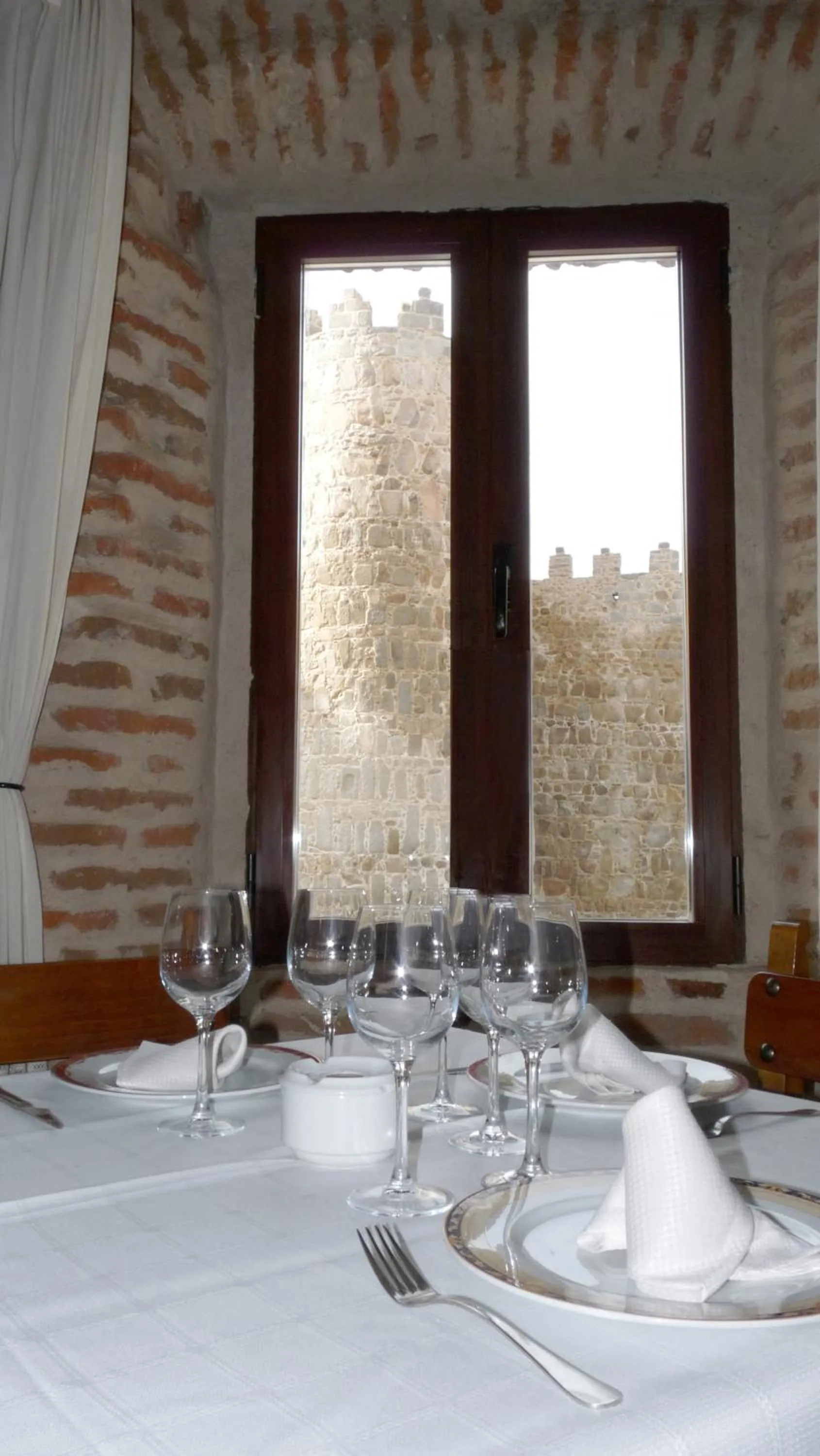 Restaurant/places to eat in Hotel Las Murallas