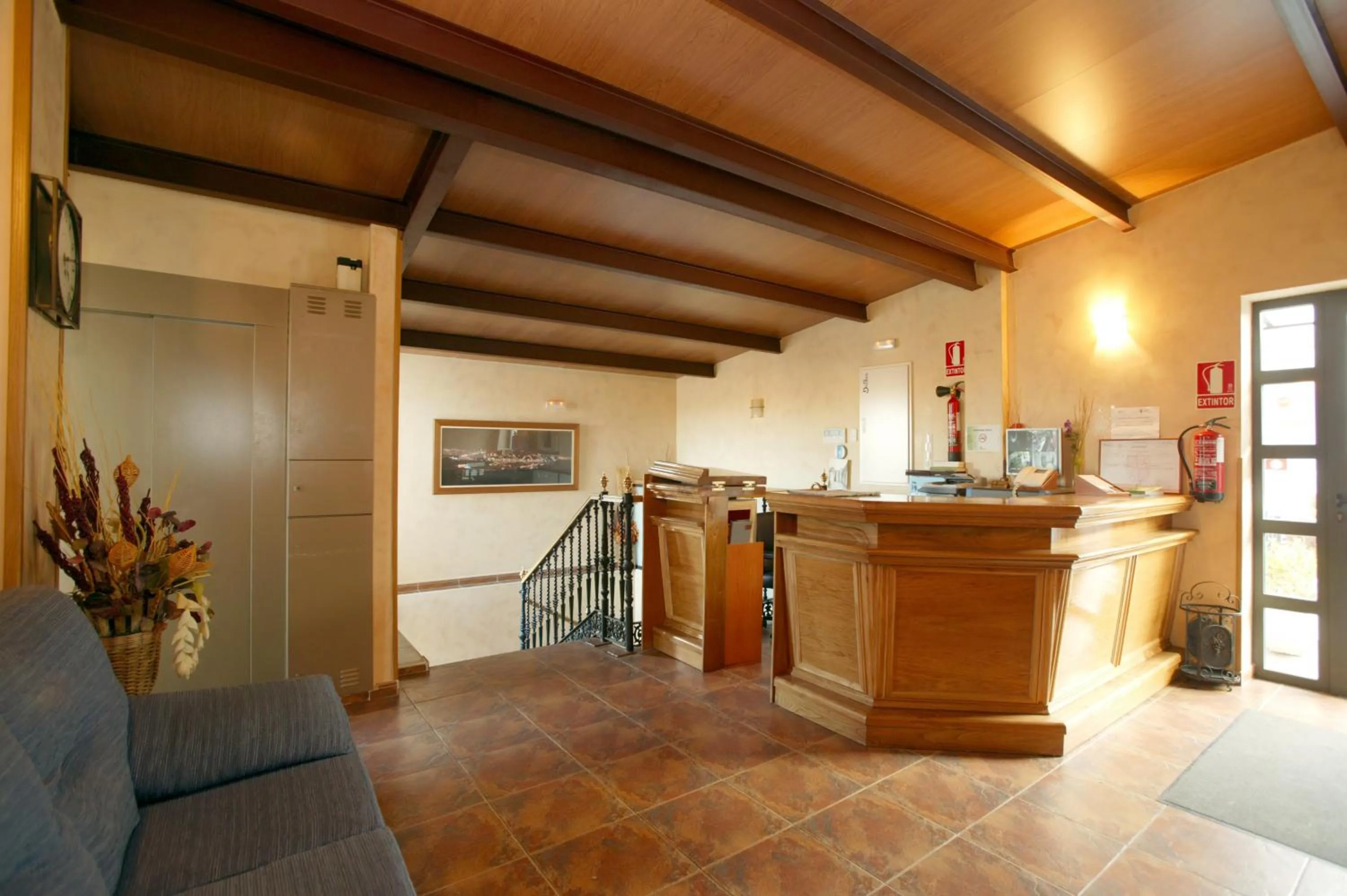 Lobby or reception in Hotel Las Murallas