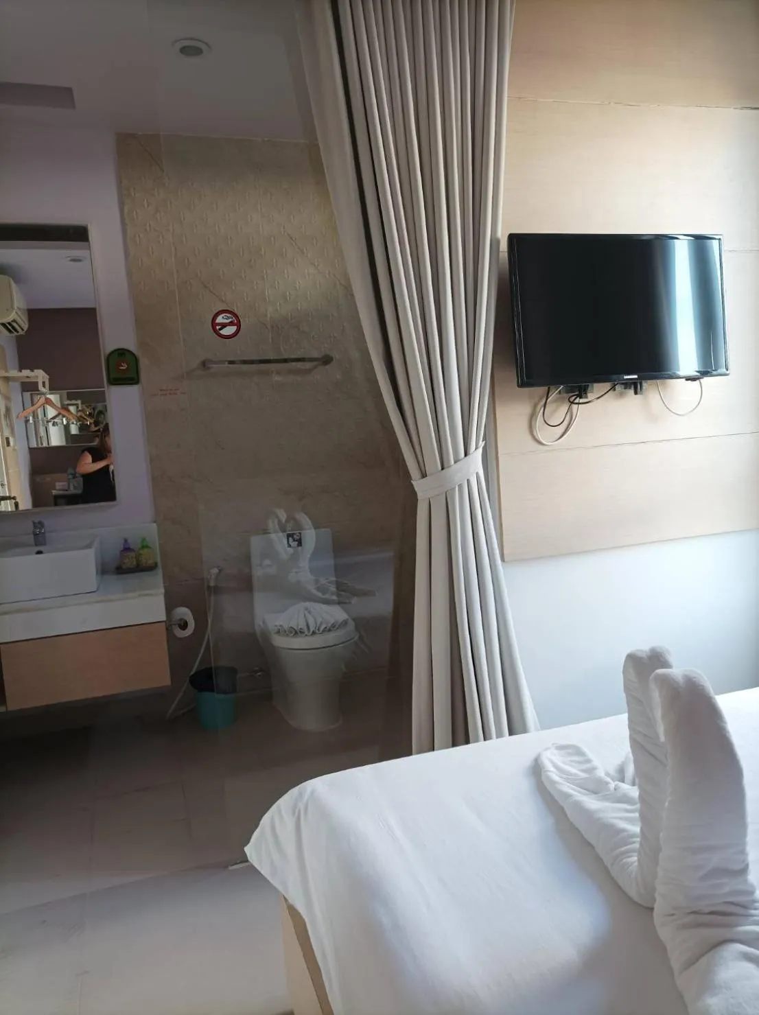 Bathroom, Bed in My Hotel Phuket