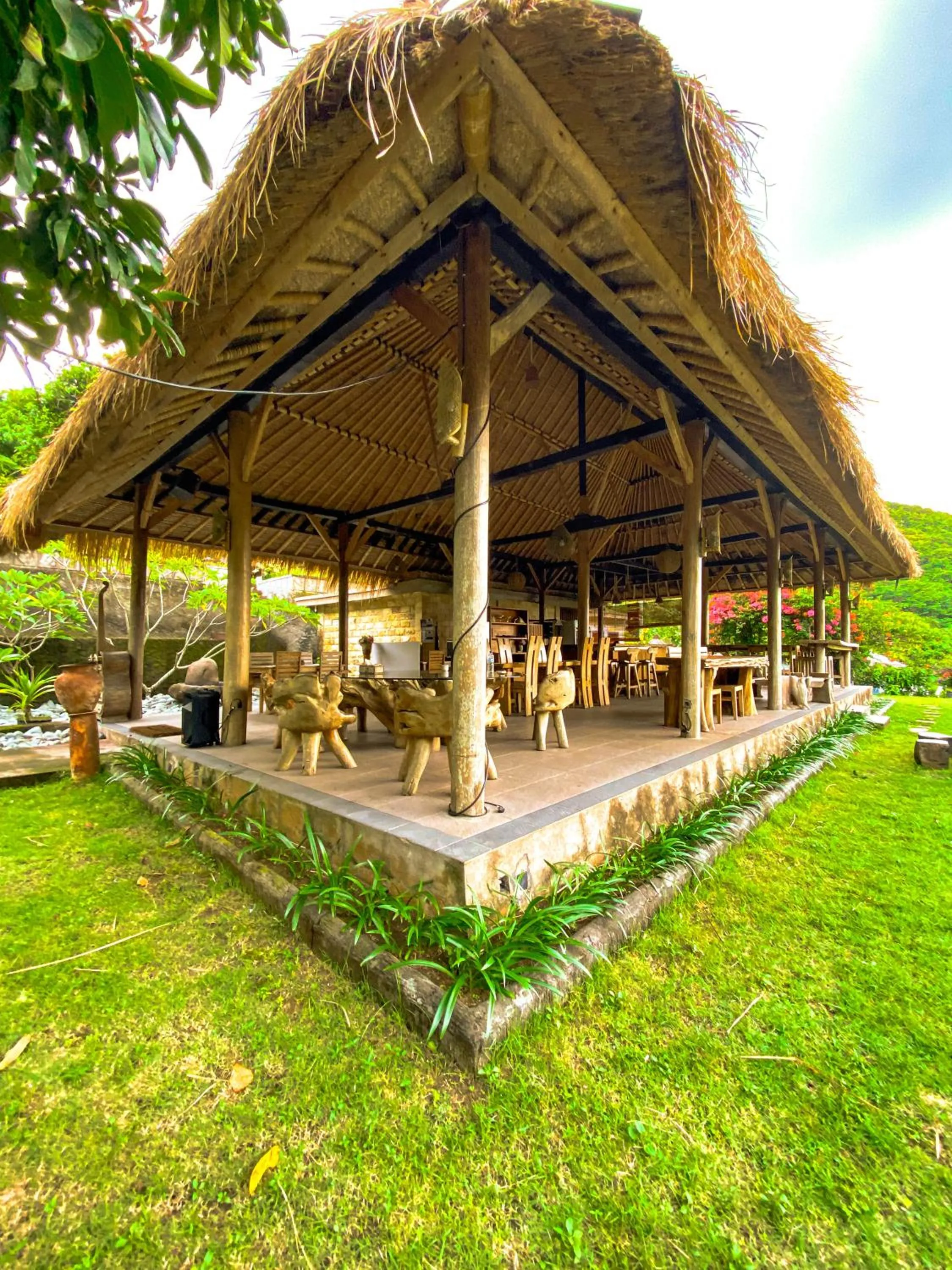 Ara Artati Lombok bungalows and Restaurant