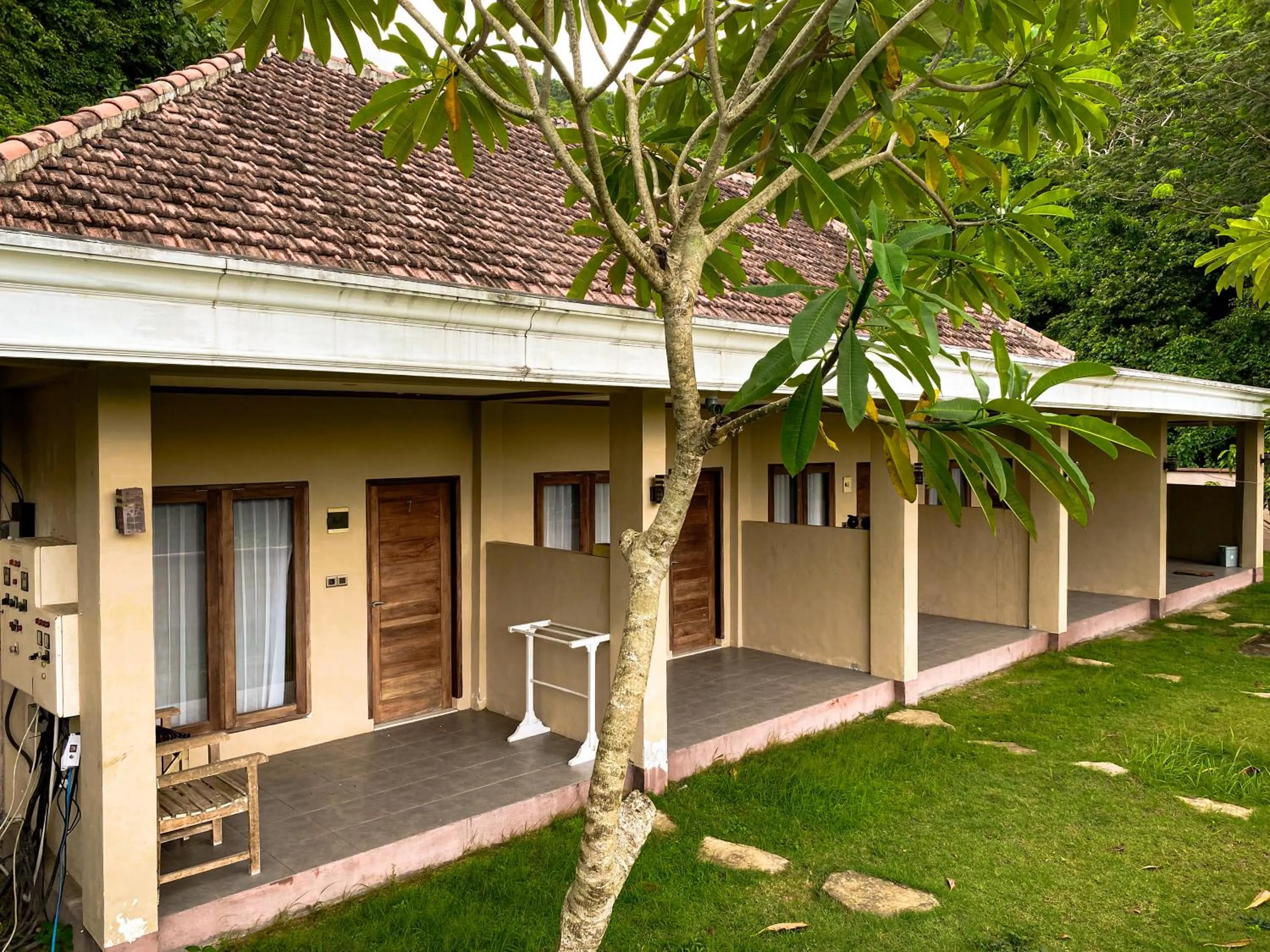 Ara Artati Lombok bungalows and Restaurant