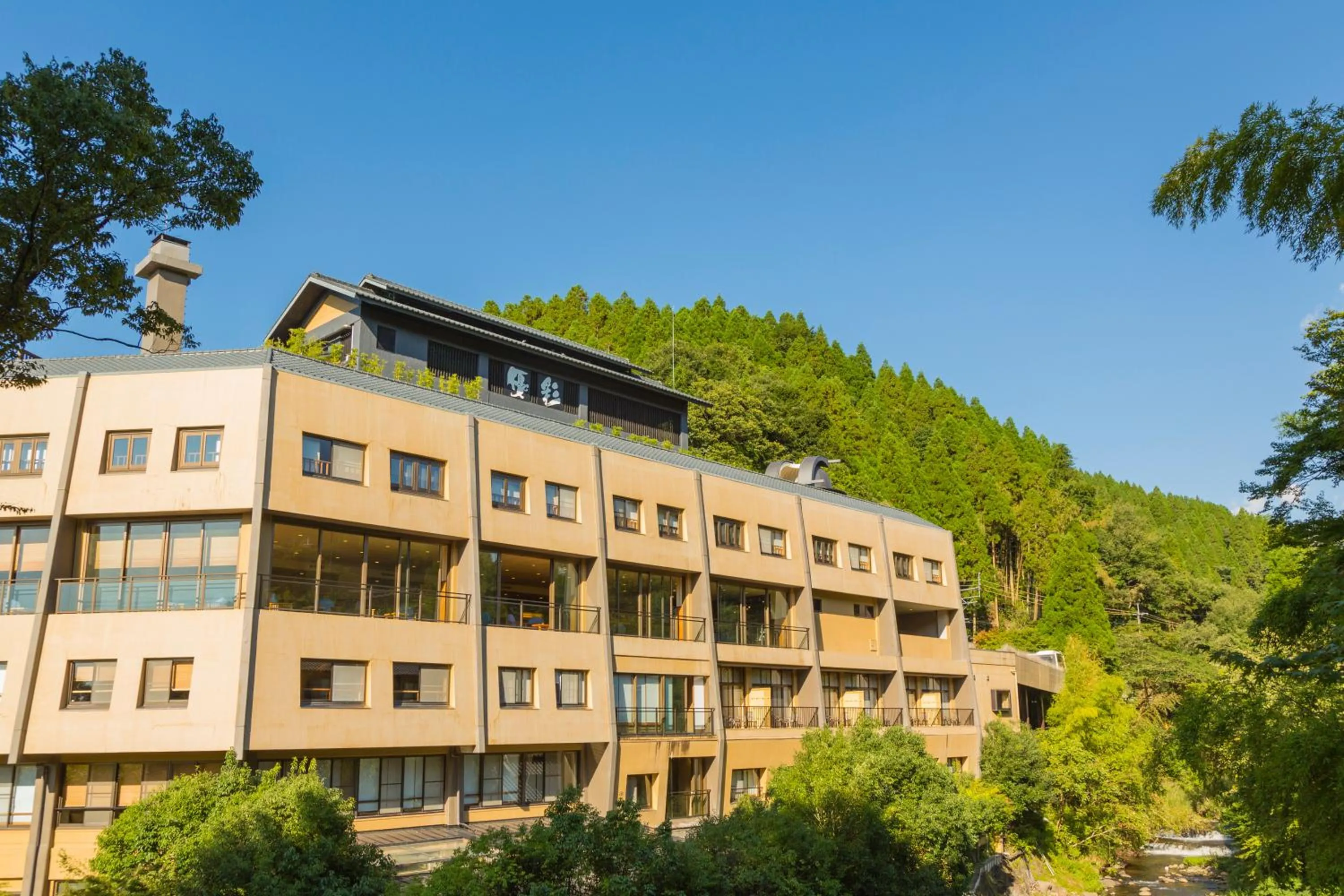 Property building in Yukyo no Hibiki Yusai