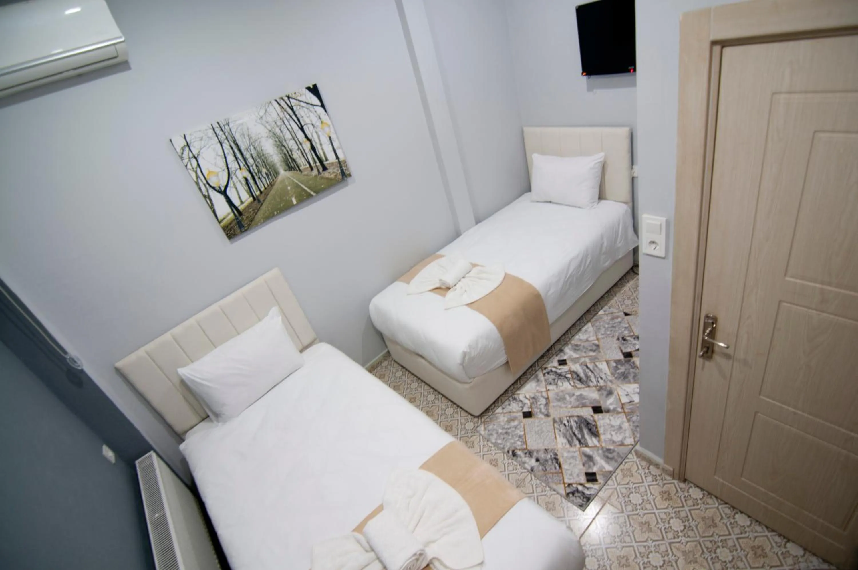 Bed in İstanbul Palace Hotel