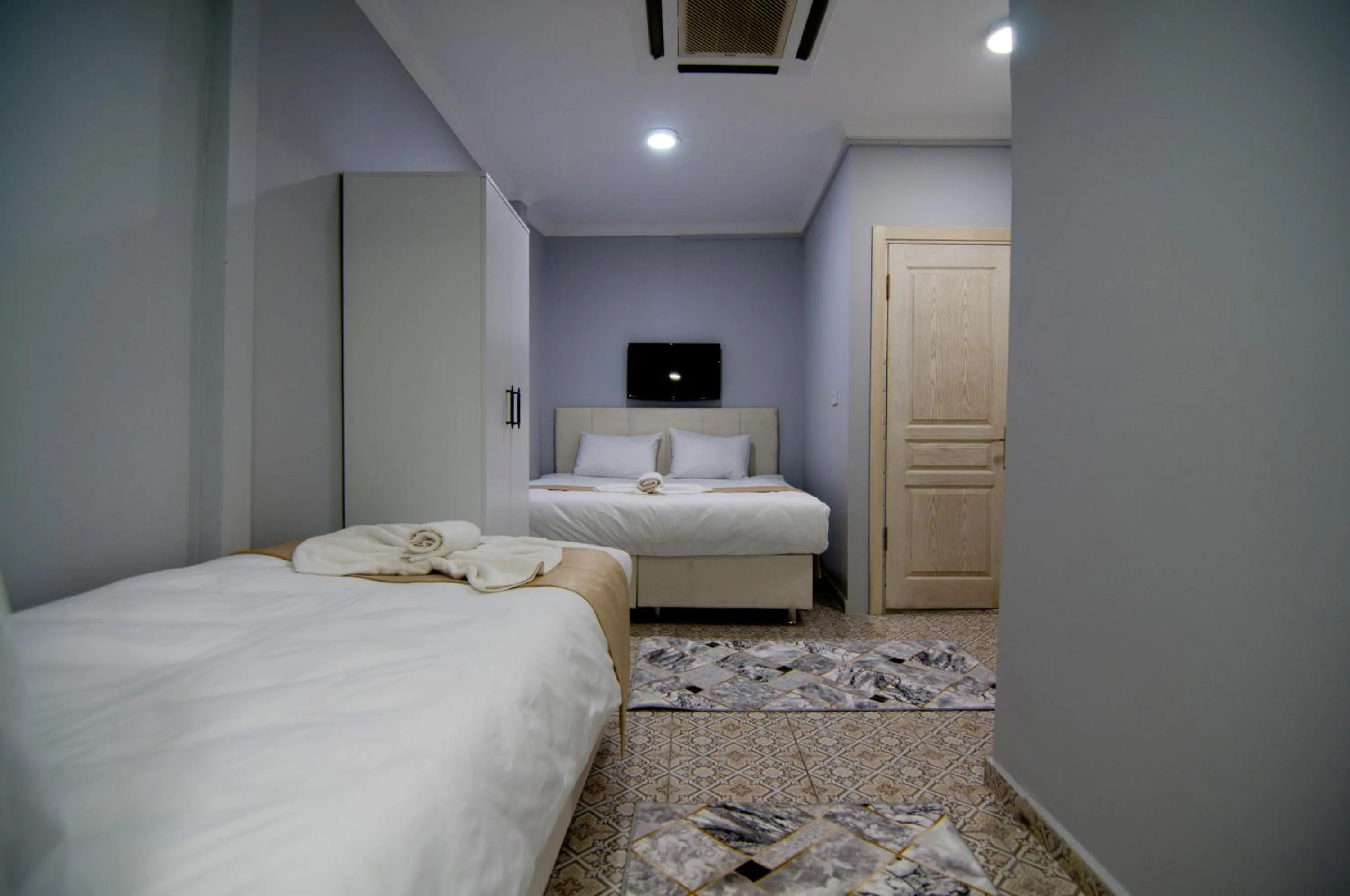 Bed in İstanbul Palace Hotel