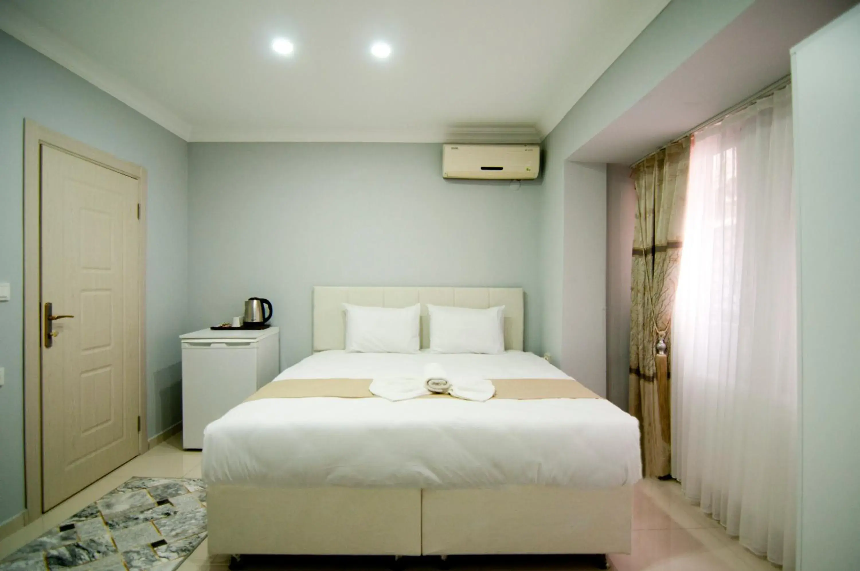 Standard Single Room in İstanbul Palace Hotel Standard Single Room in İstanbul Palace Hotel