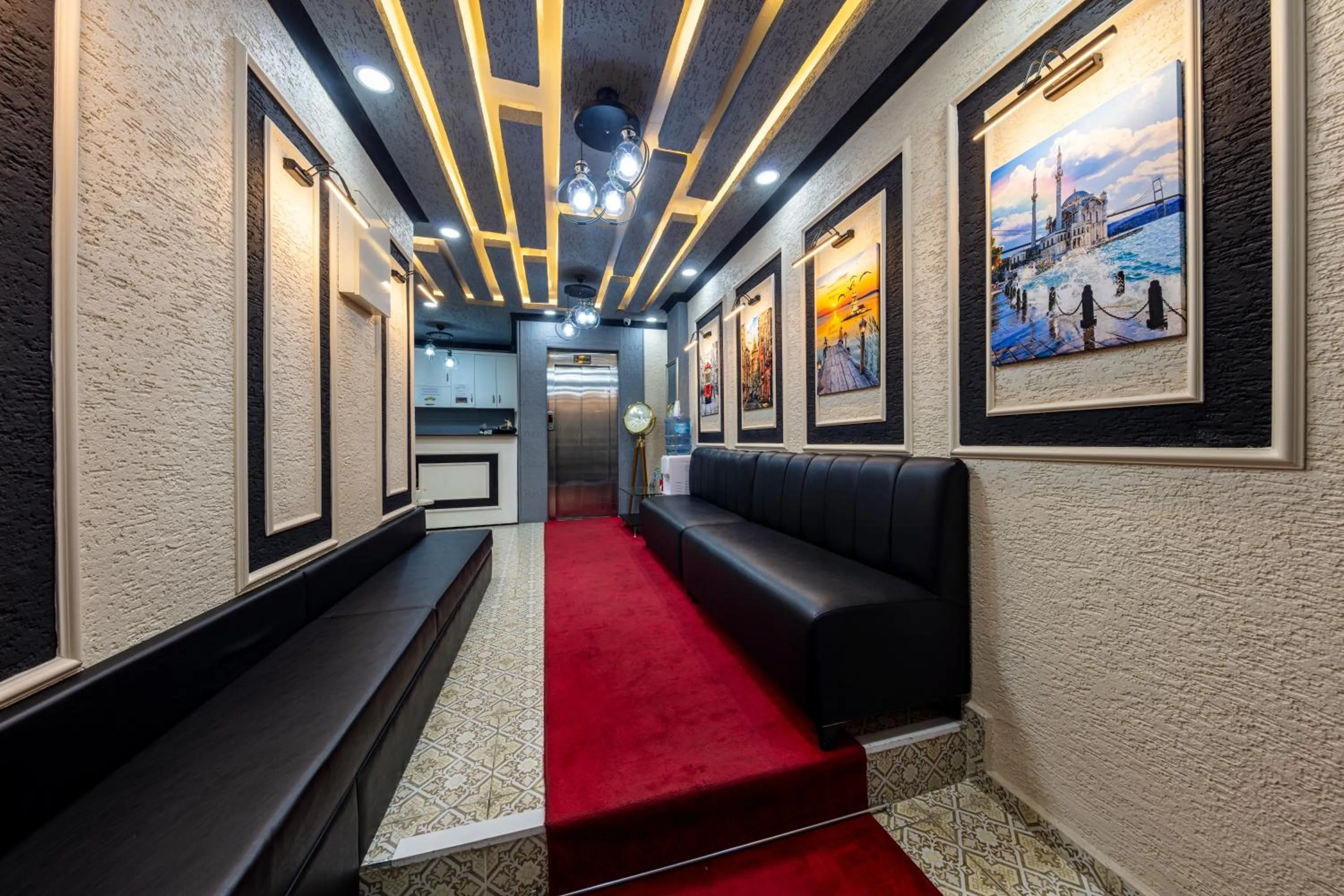 Lobby or reception in İstanbul Palace Hotel