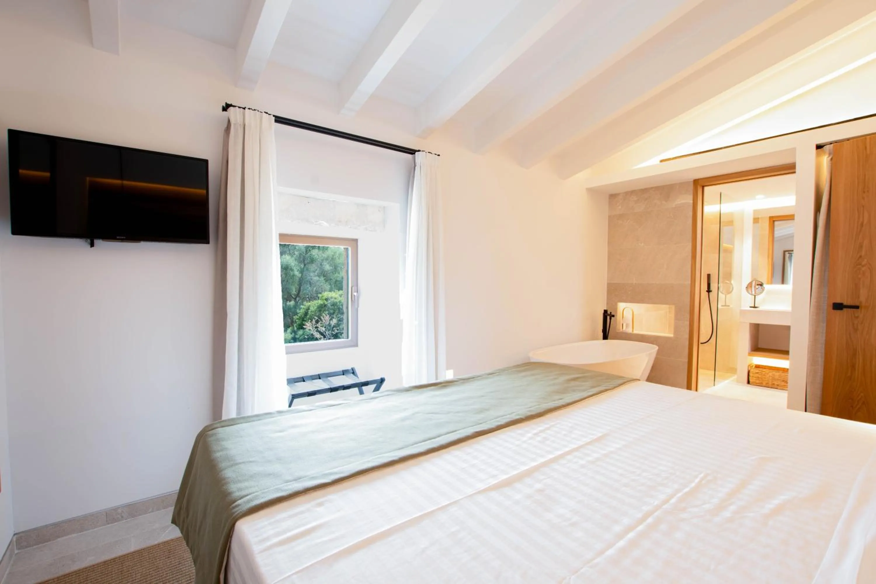 Bed in Fincahotel Treurer - Olive Grove & Grand House - Adults Only