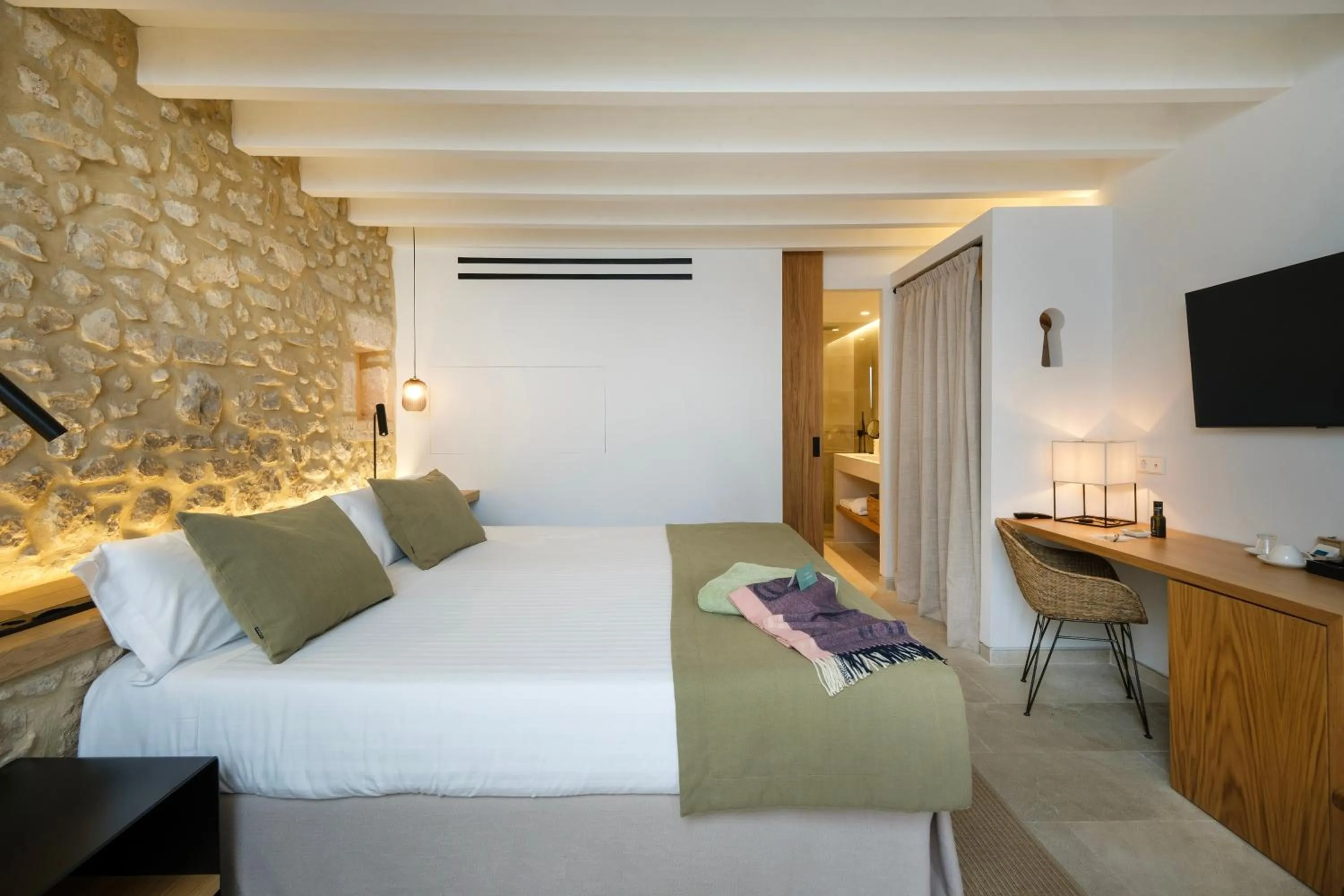 TV and multimedia, Bed in Fincahotel Treurer - Olive Grove & Grand House - Adults Only