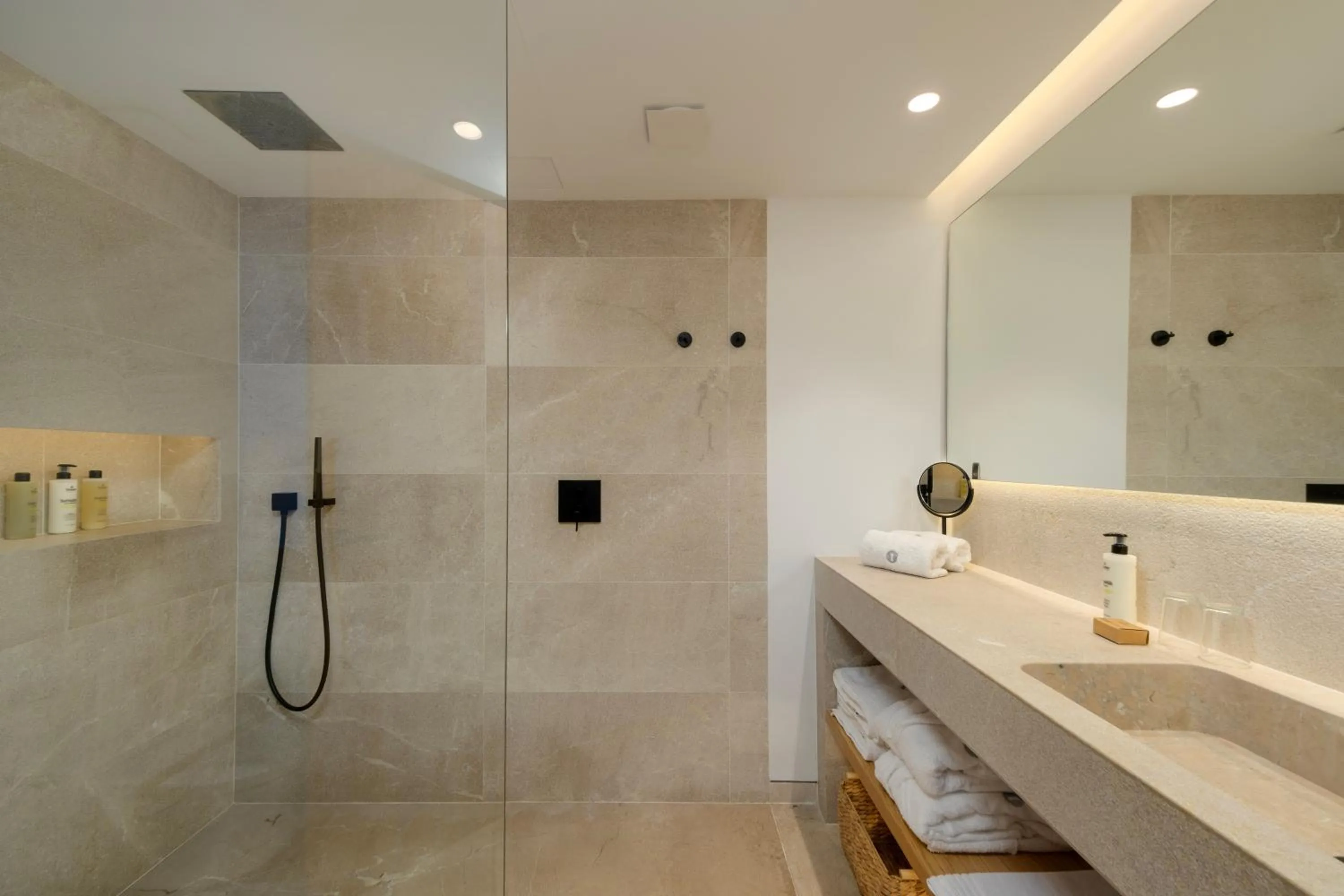 Shower in Fincahotel Treurer - Olive Grove & Grand House - Adults Only