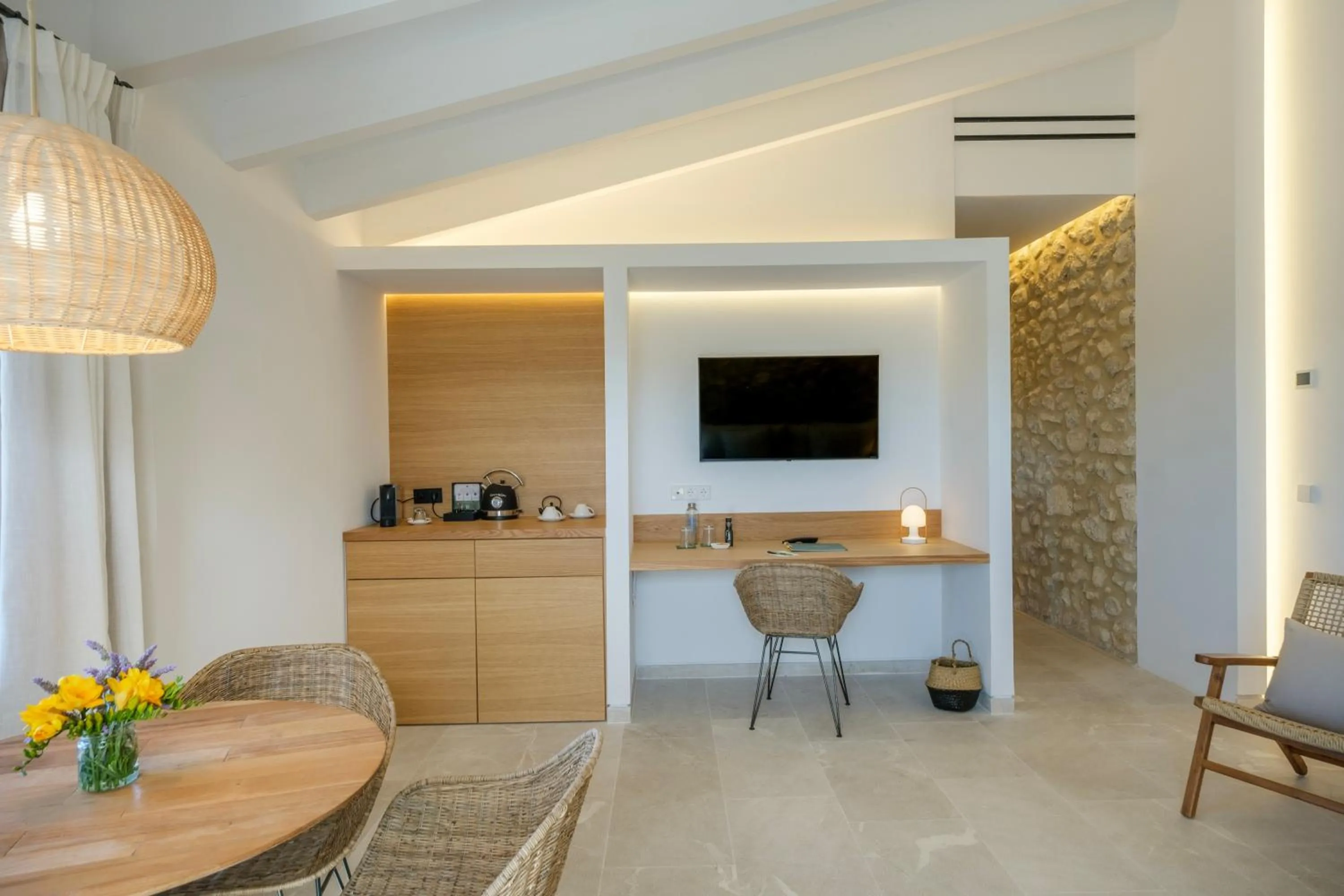 TV and multimedia in Fincahotel Treurer - Olive Grove & Grand House - Adults Only