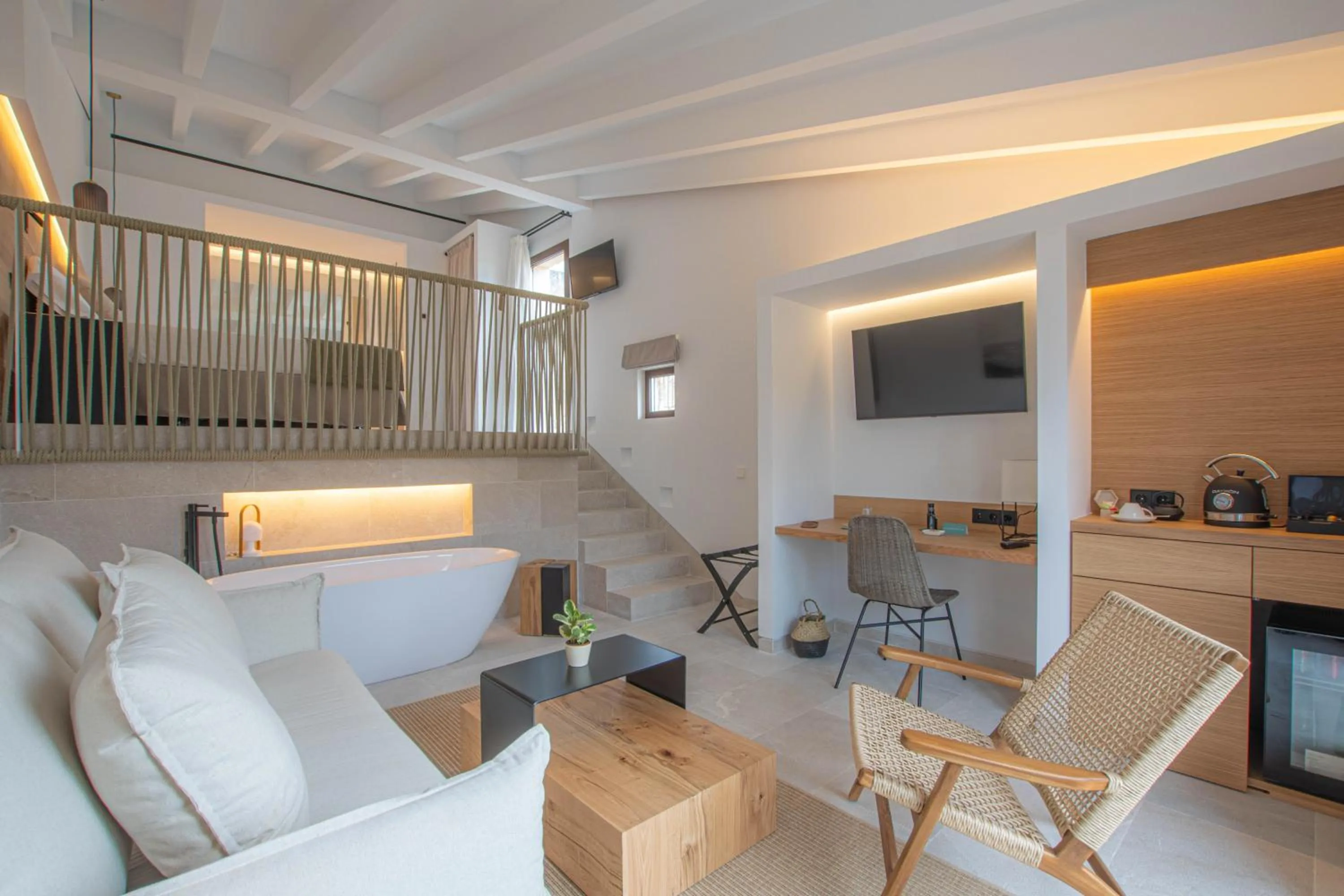 TV and multimedia in Fincahotel Treurer - Olive Grove & Grand House - Adults Only