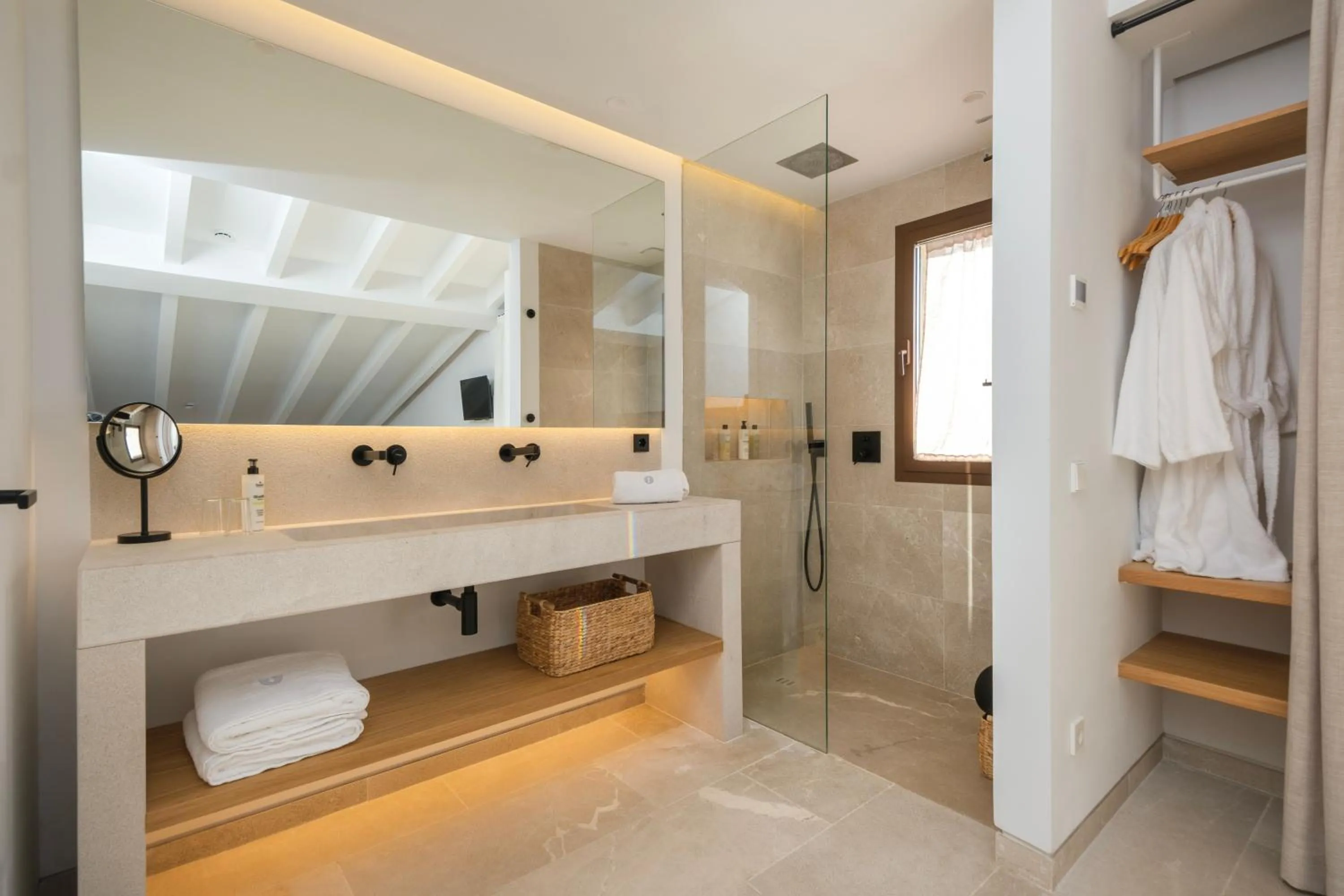 Shower in Fincahotel Treurer - Olive Grove & Grand House - Adults Only