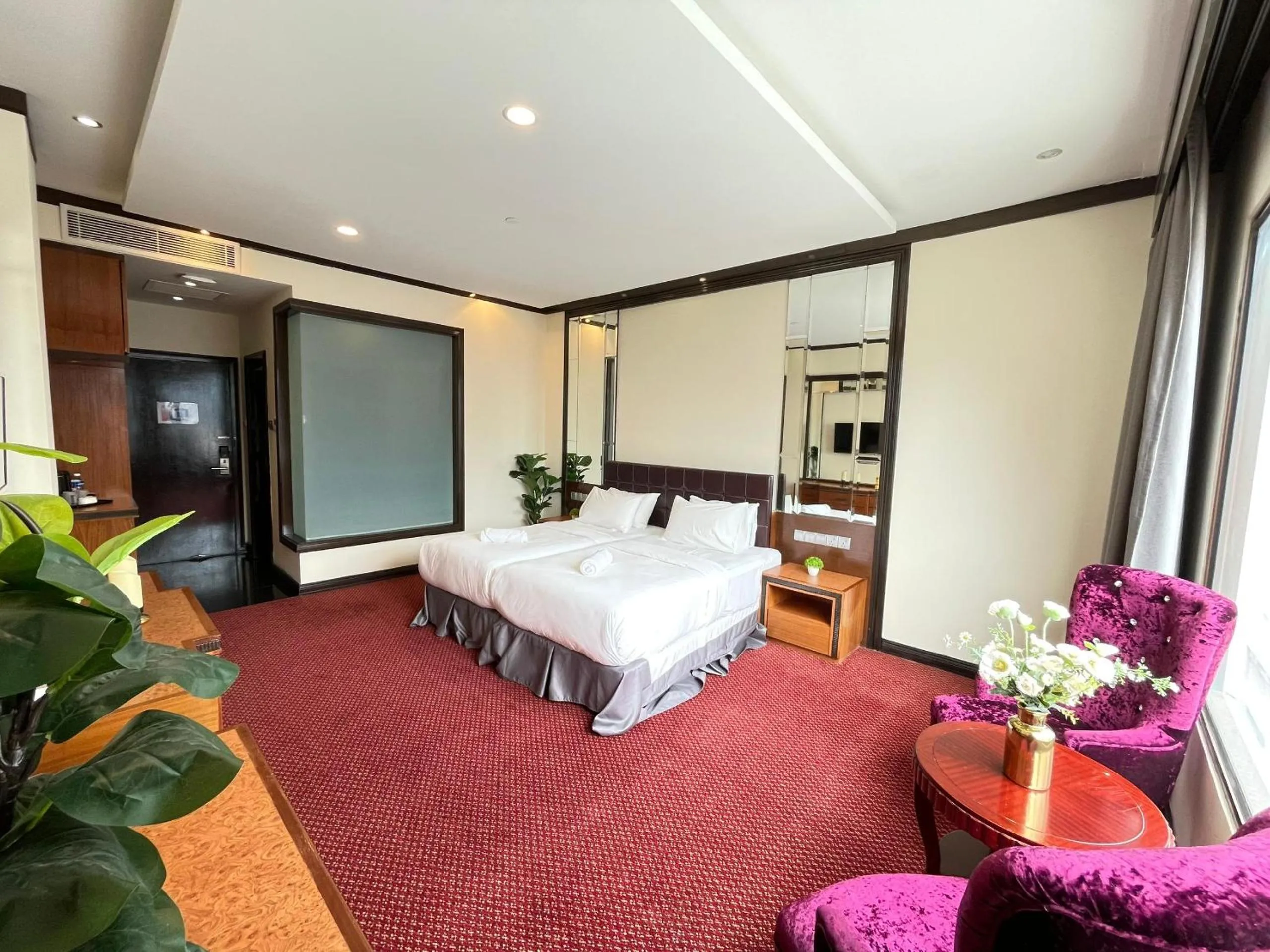 Seating area, Bed in Kingston Hotel - Jalan Tuanku Abdul Rahman