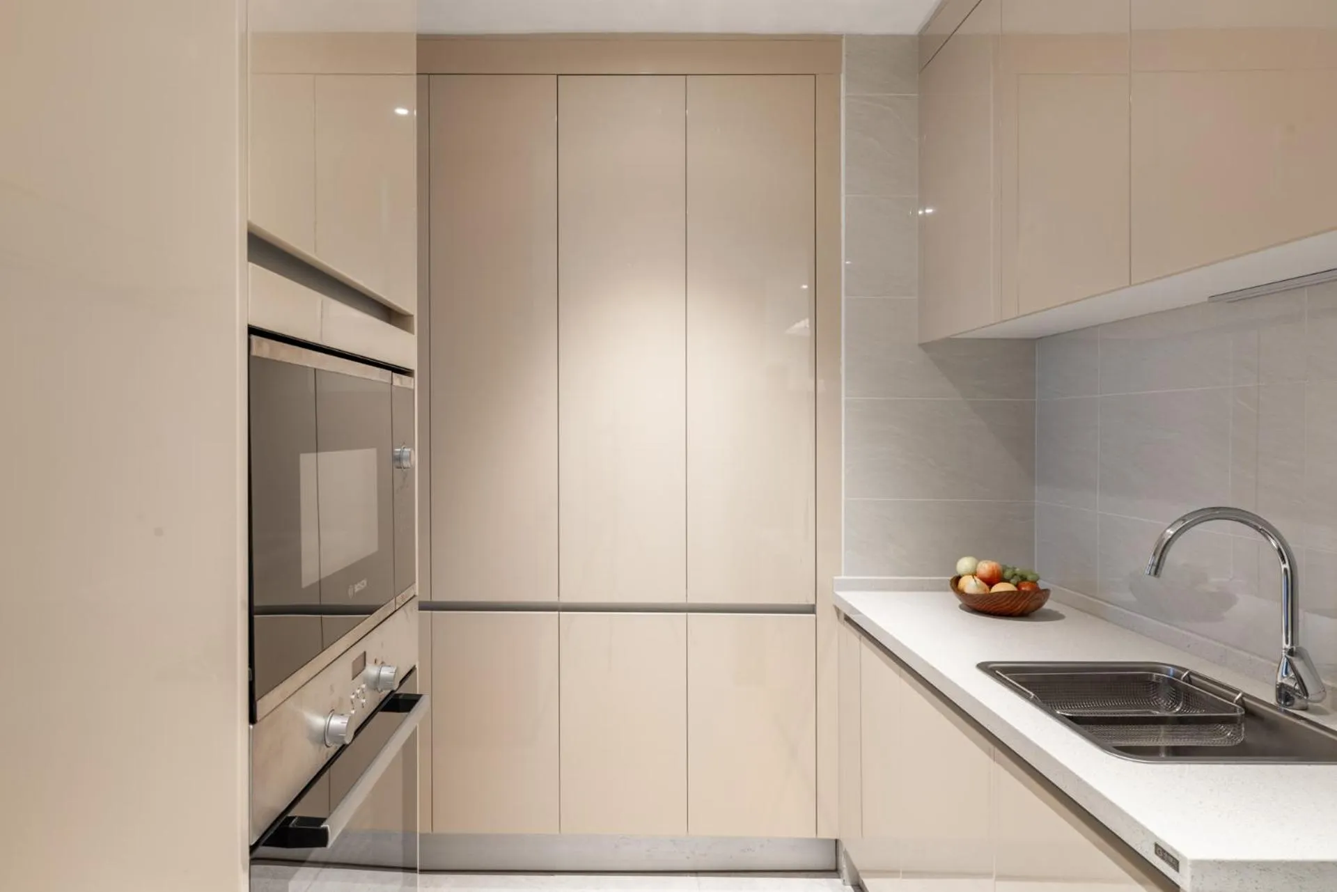 Kitchen or kitchenette in Pan Pacific Serviced Suites Nairobi