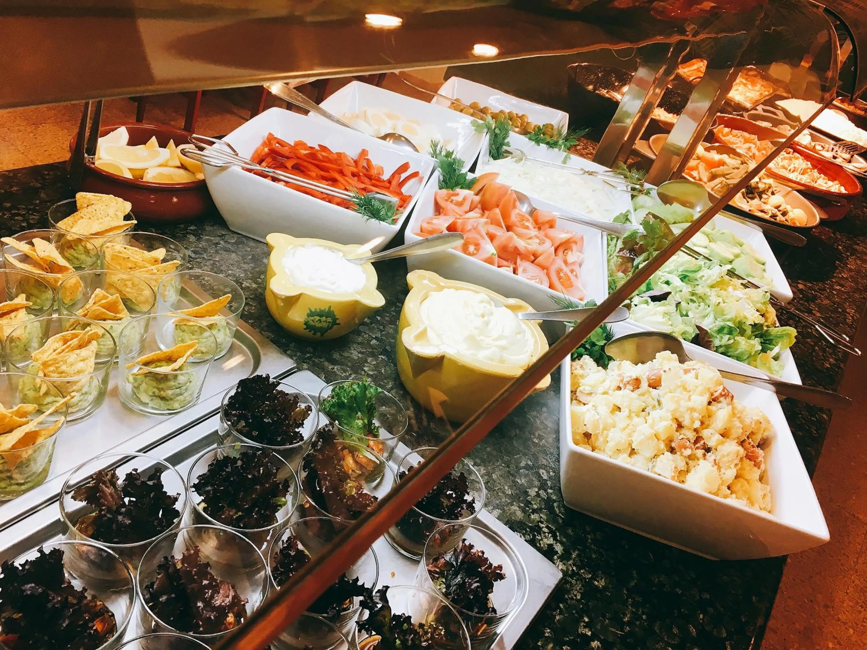 Restaurant/places to eat in Hostal ROM Familiar