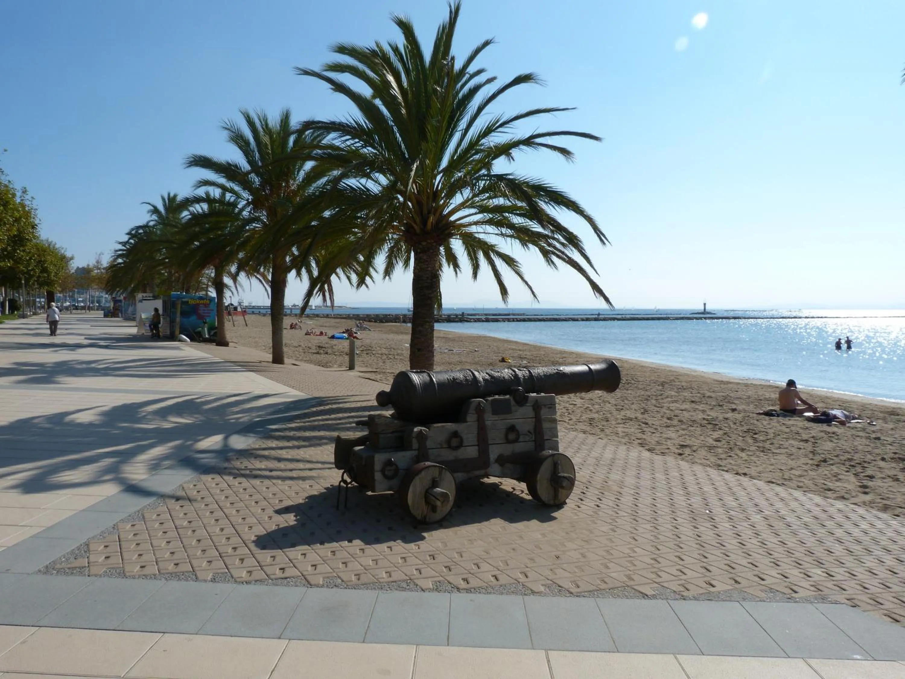 Beach in Hostal ROM Familiar